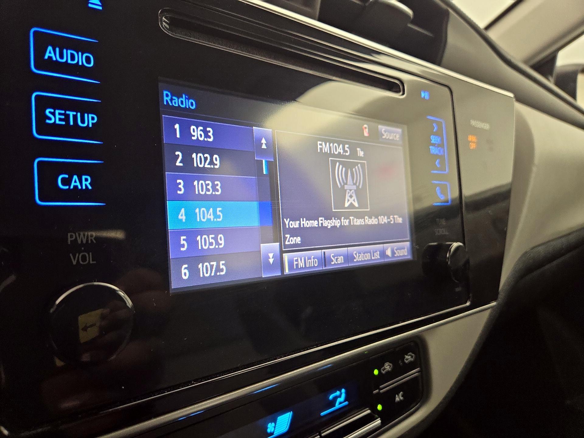 Thumbnail: 2017 Toyota Corolla - 15