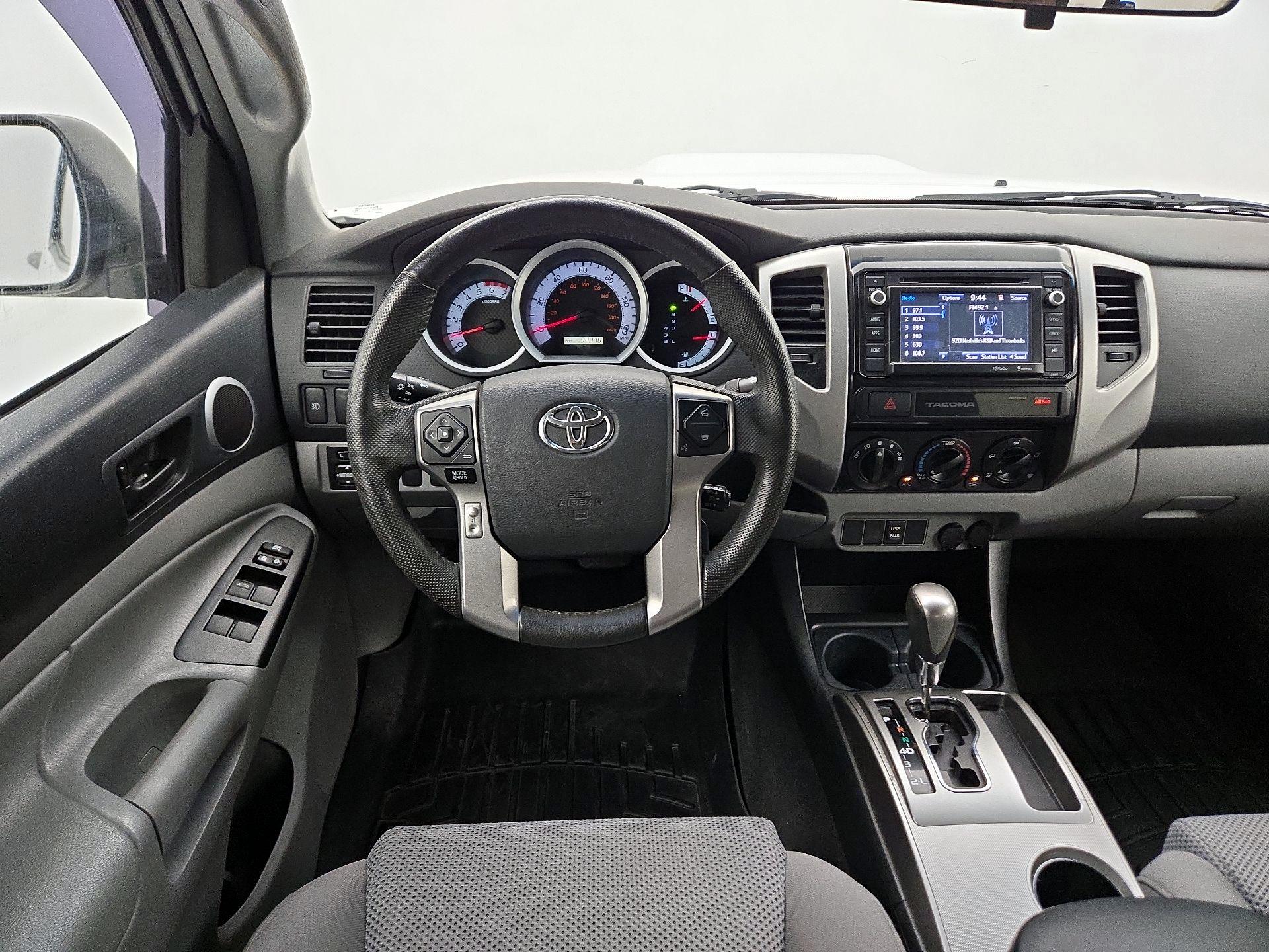 Thumbnail: 2015 Toyota Tacoma - 10