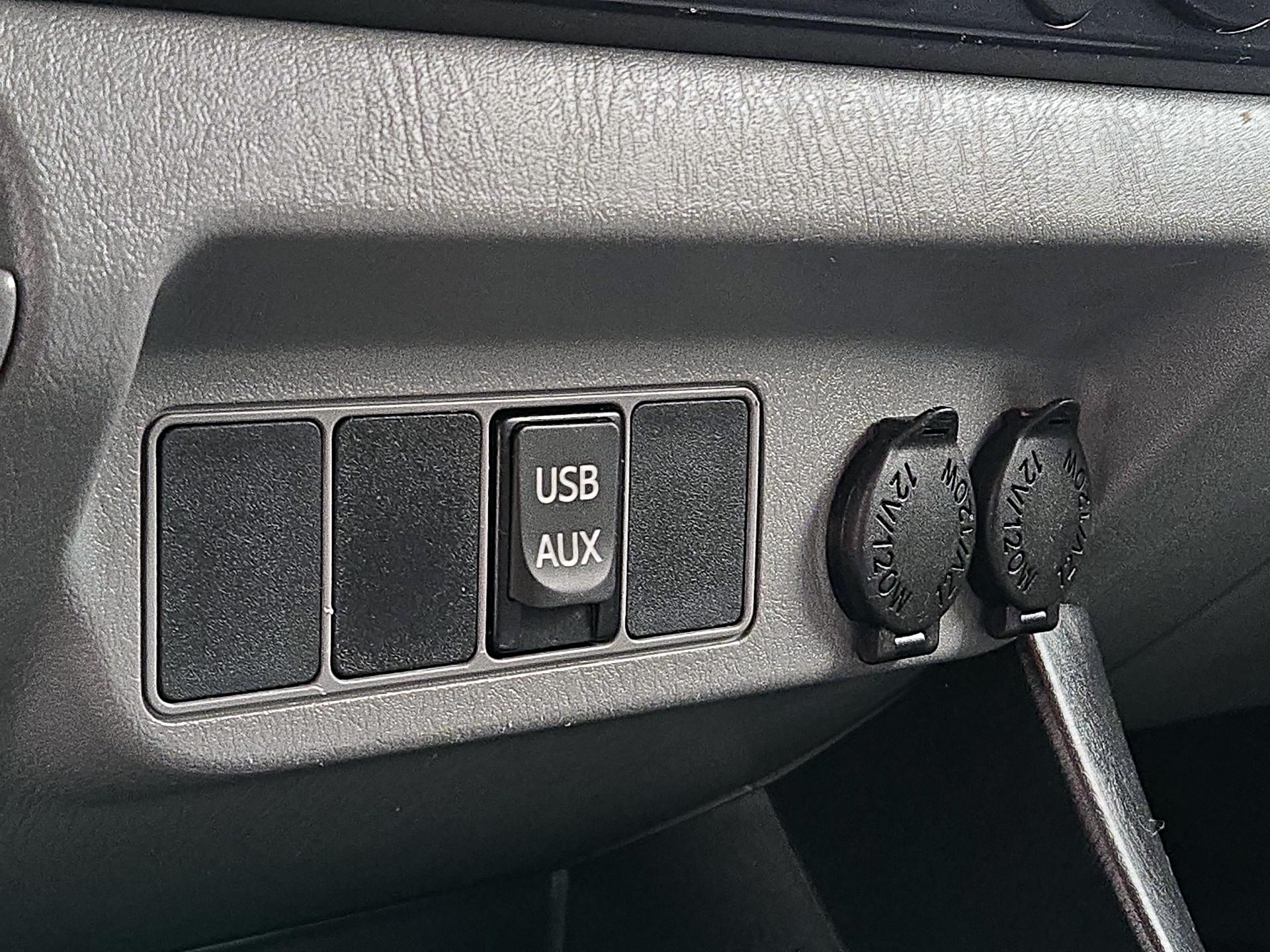 Thumbnail: 2015 Toyota Tacoma - 18