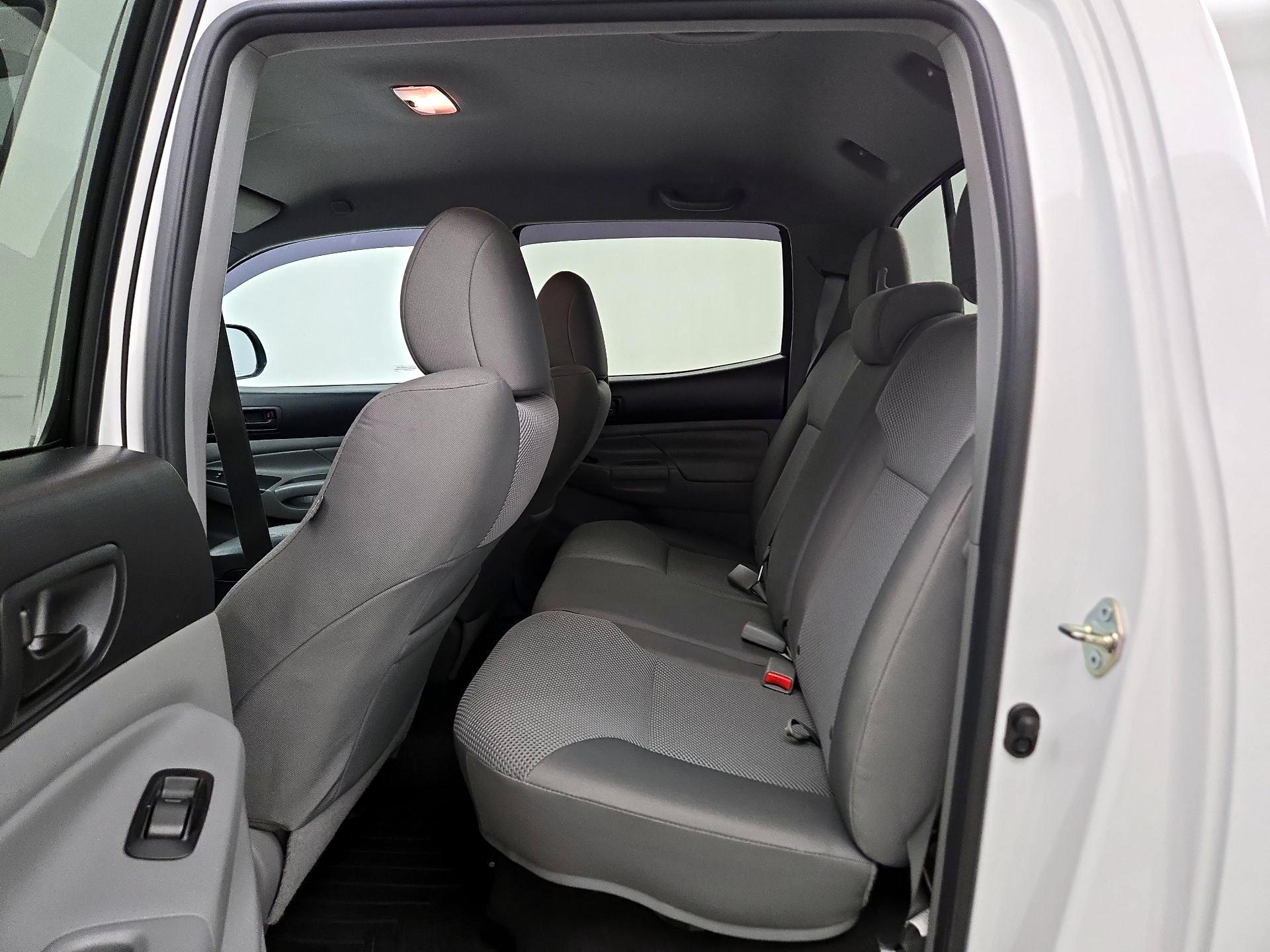 Thumbnail: 2015 Toyota Tacoma - 19