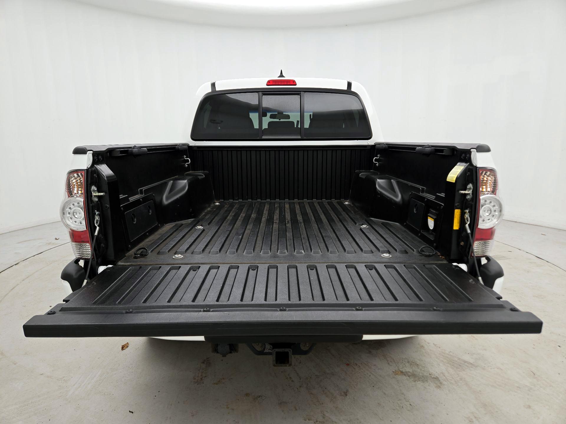 Thumbnail: 2015 Toyota Tacoma - 20