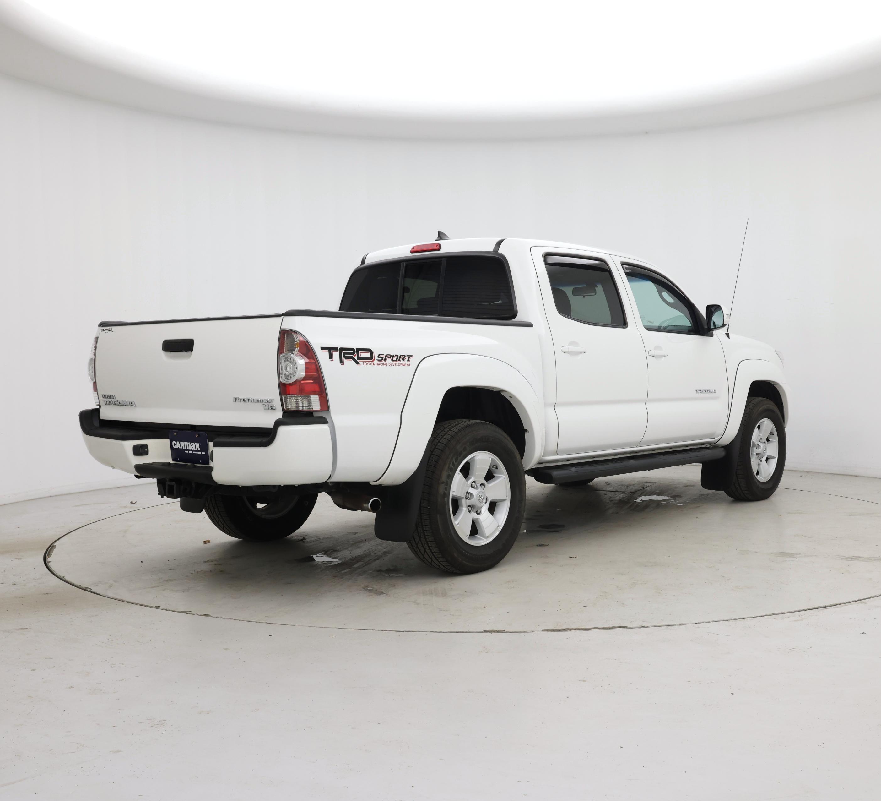 Thumbnail: 2015 Toyota Tacoma - 8