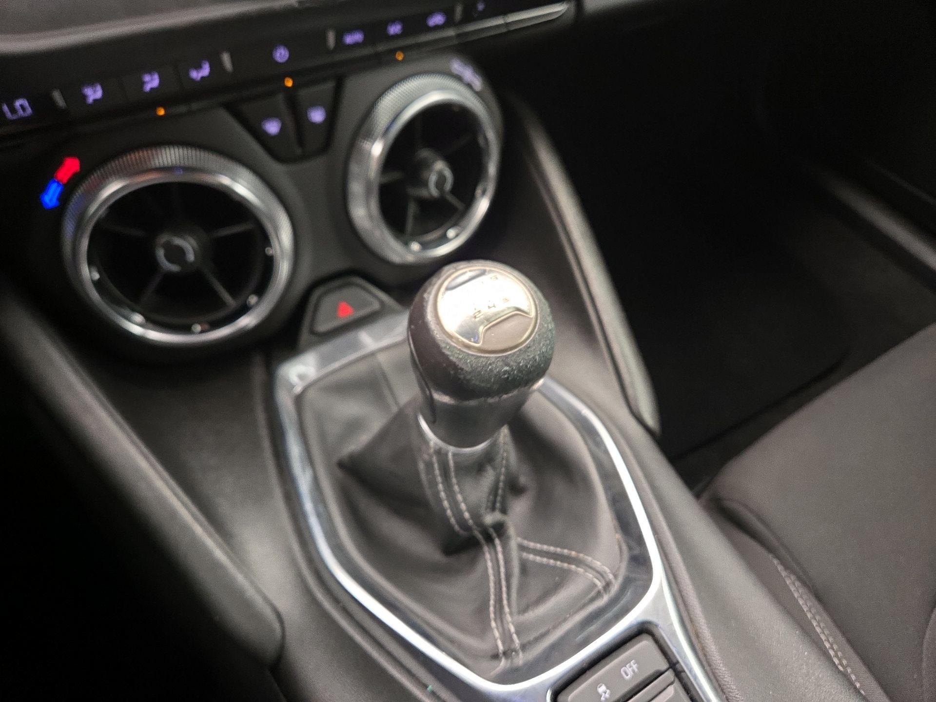 Thumbnail: 2019 Chevrolet Camaro - 16