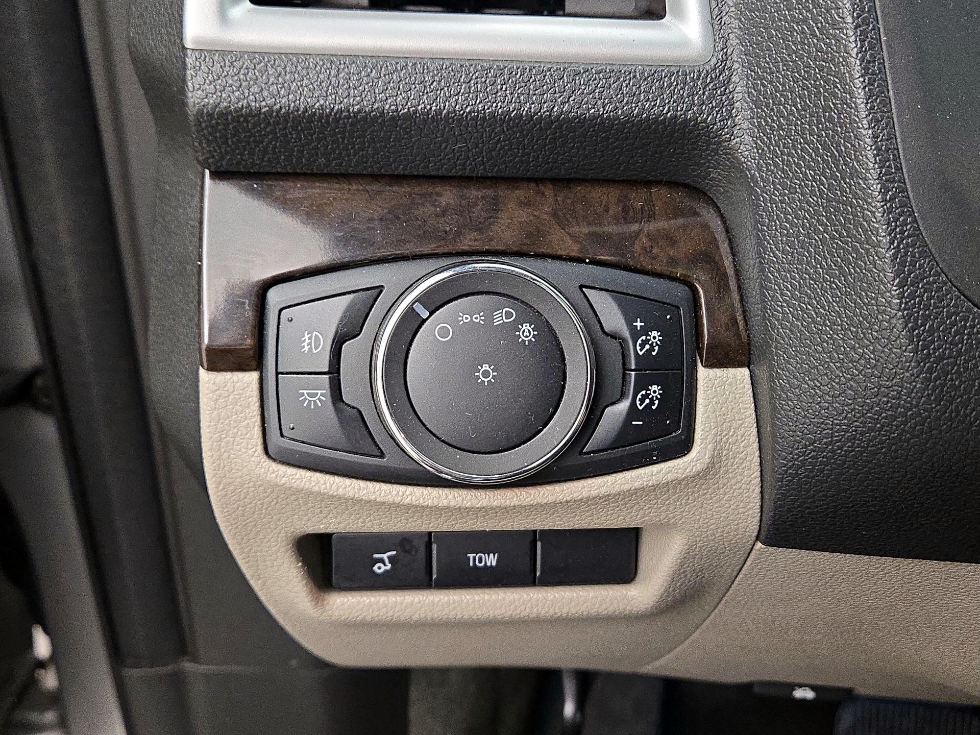 Thumbnail: 2015 Ford Explorer - 13