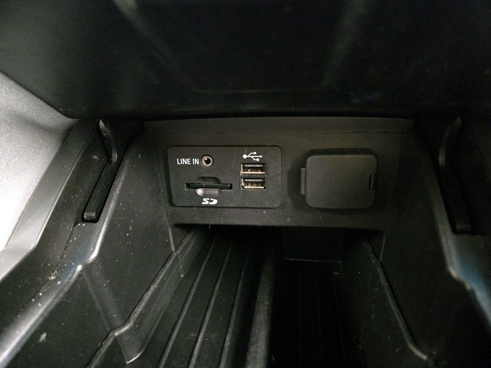 Thumbnail: 2015 Ford Explorer - 19