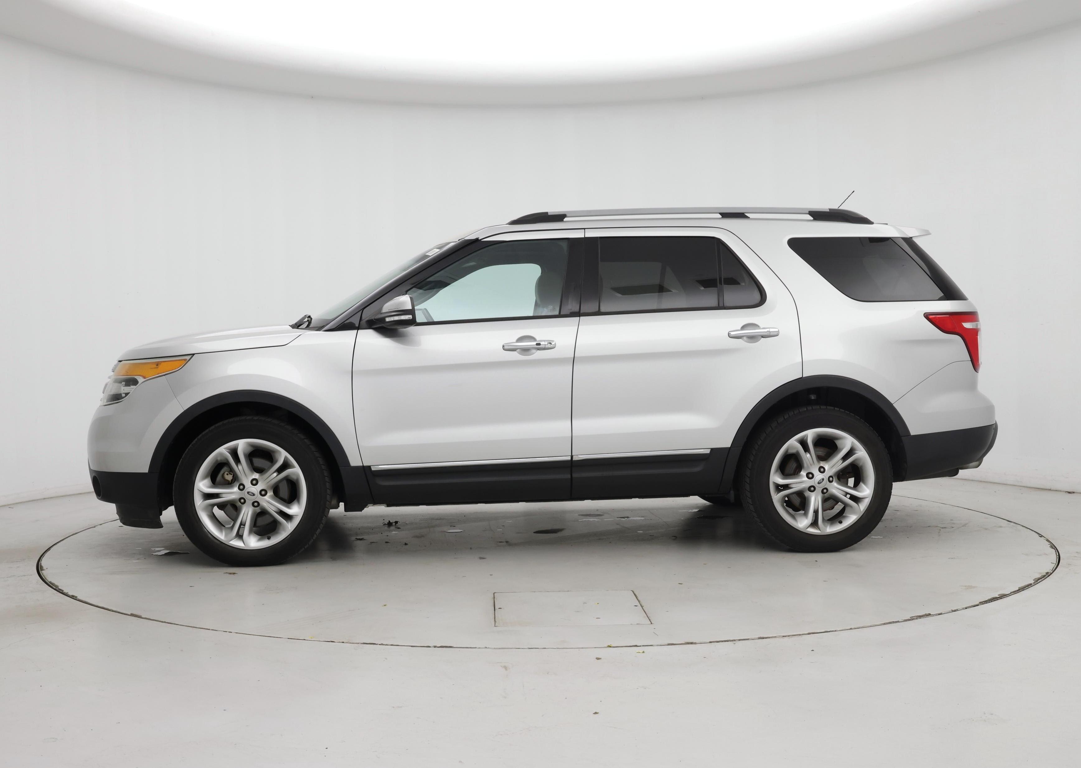 Thumbnail: 2015 Ford Explorer - 3