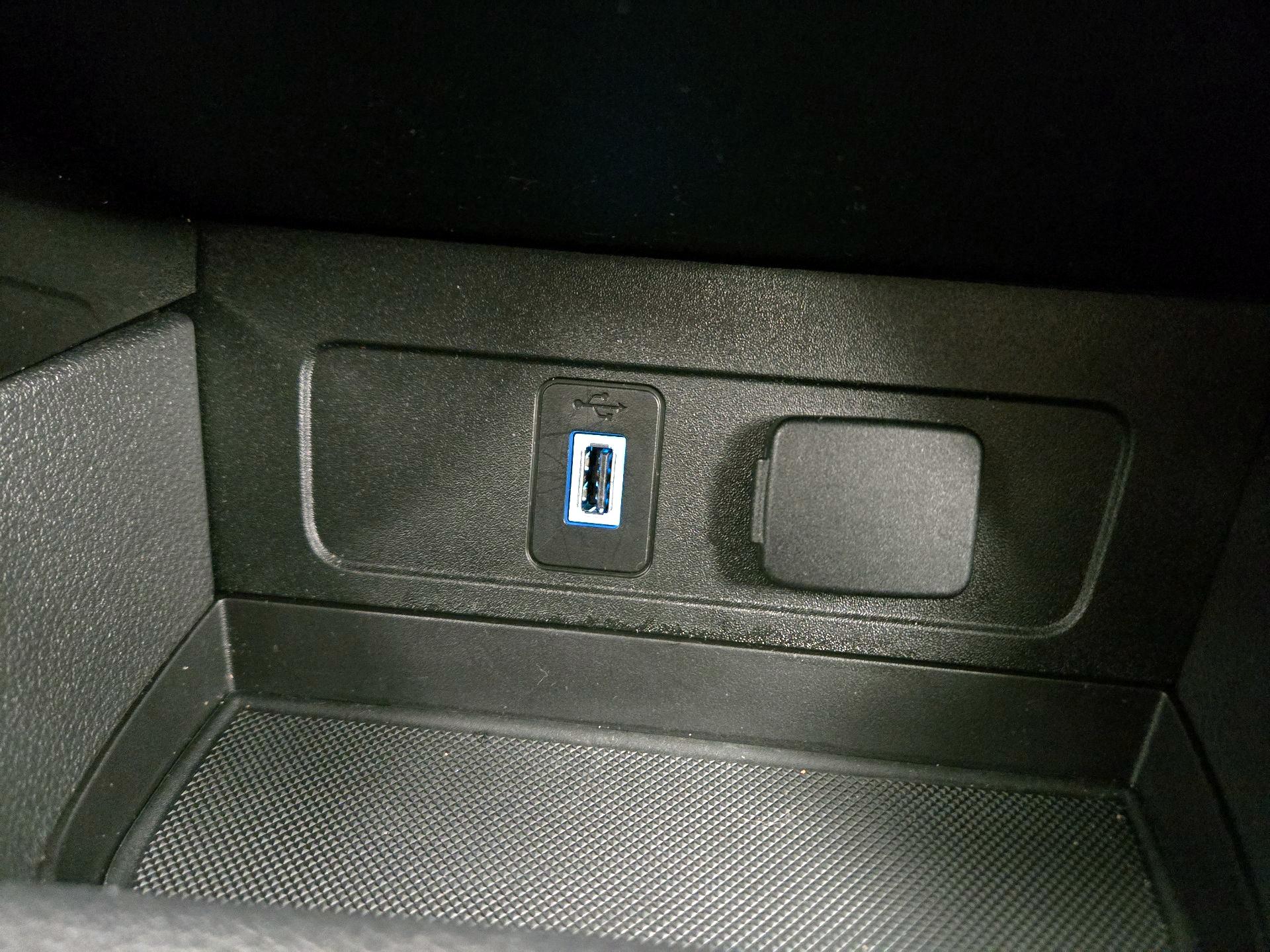 Thumbnail: 2019 Ford Escape - 19