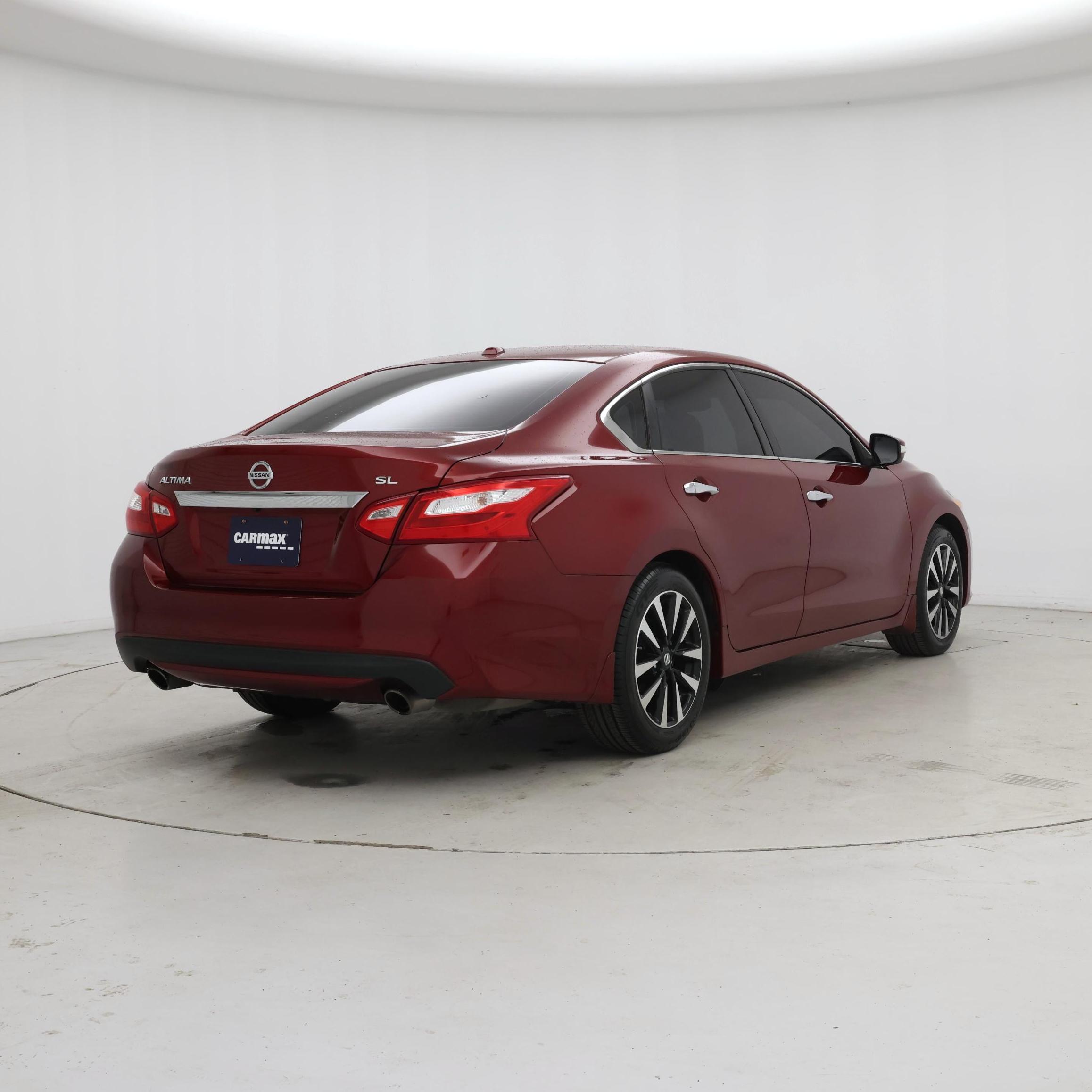 Thumbnail: 2017 Nissan Altima - 8