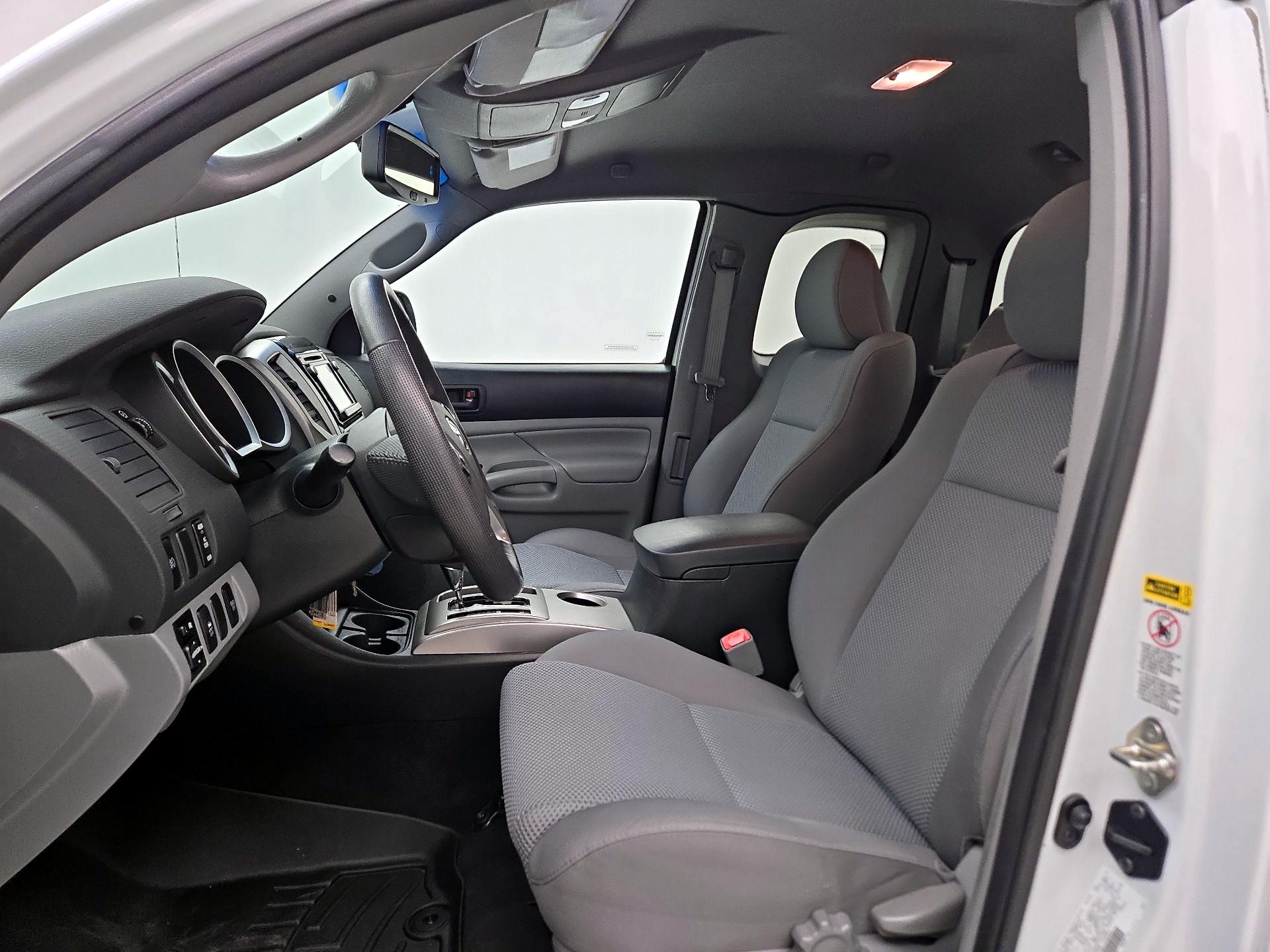 Thumbnail: 2014 Toyota Tacoma - 11