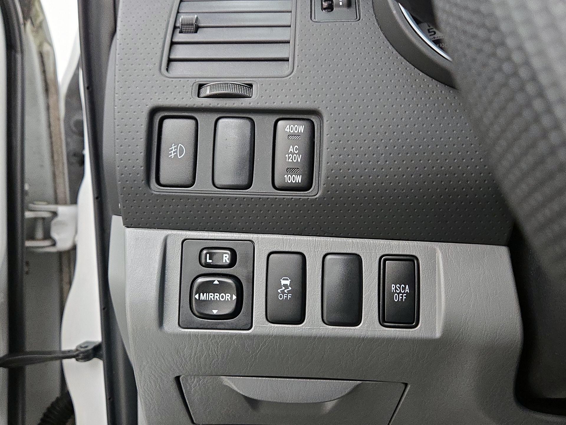 Thumbnail: 2014 Toyota Tacoma - 13