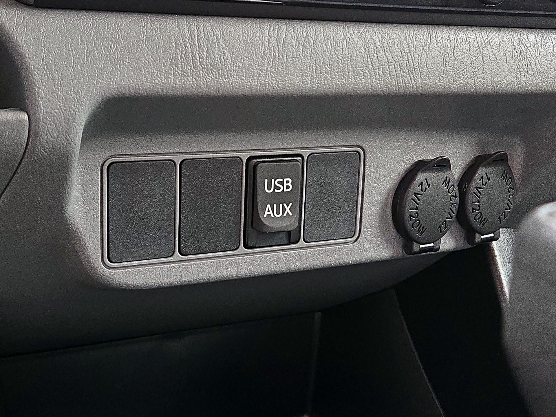 Thumbnail: 2014 Toyota Tacoma - 18