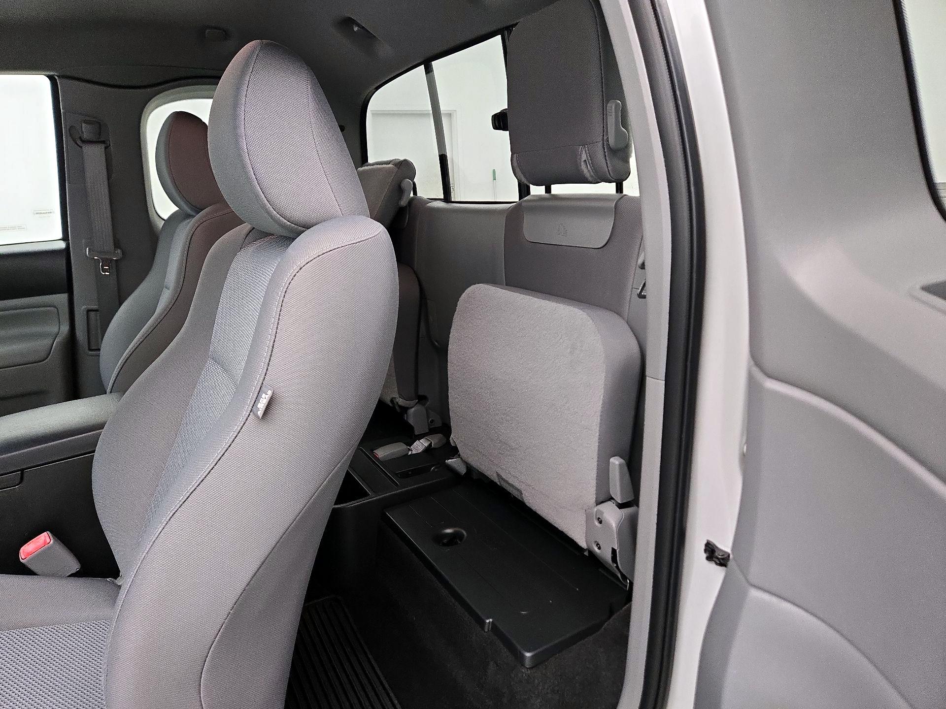 Thumbnail: 2014 Toyota Tacoma - 19