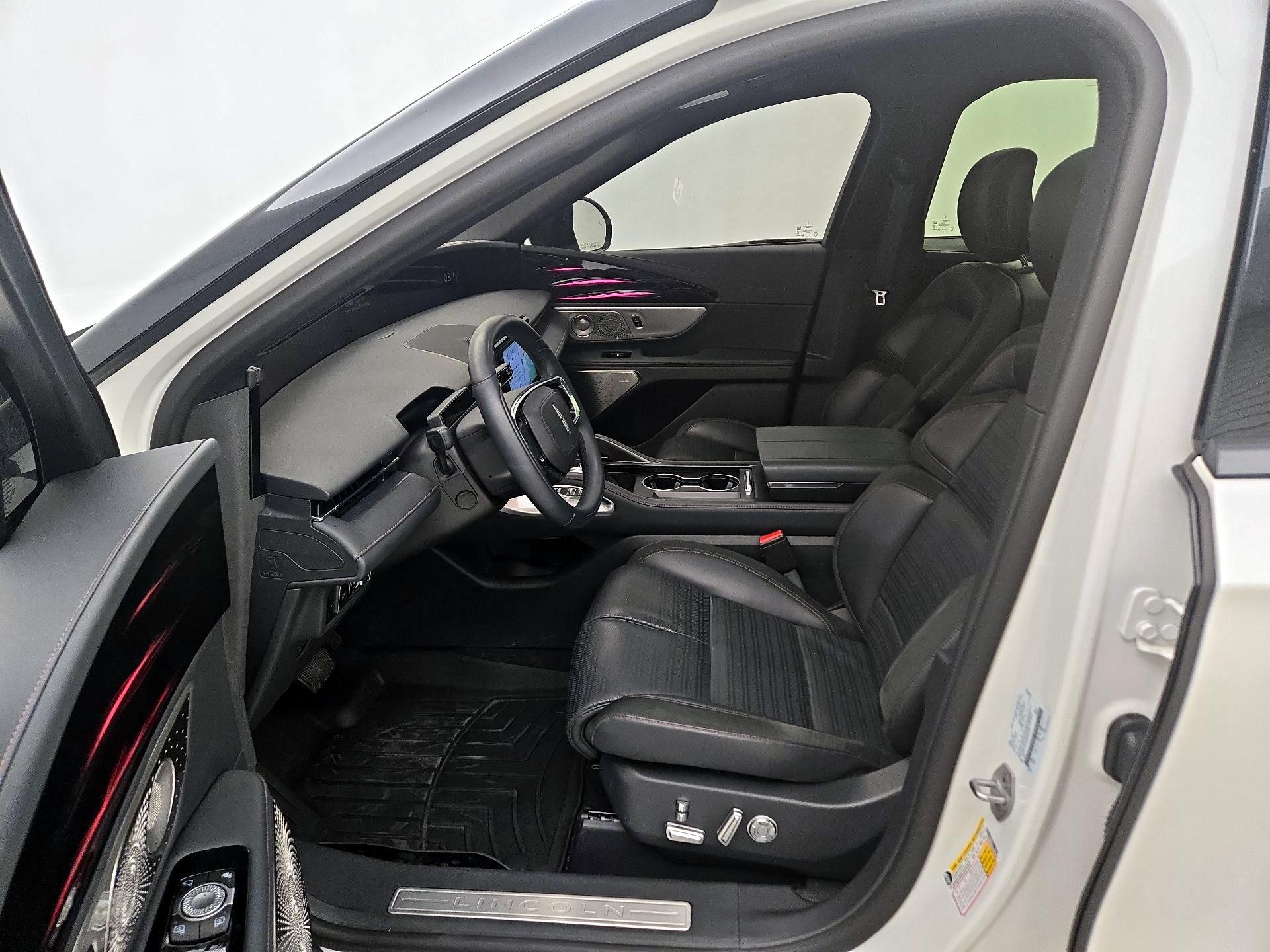 Thumbnail: 2025 Lincoln Nautilus - 11