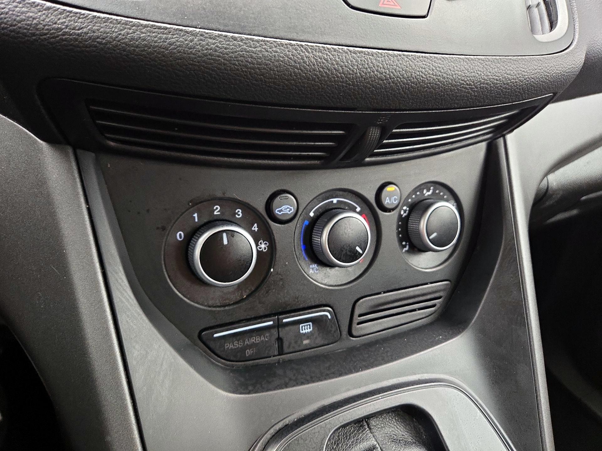 Thumbnail: 2014 Ford Escape - 16