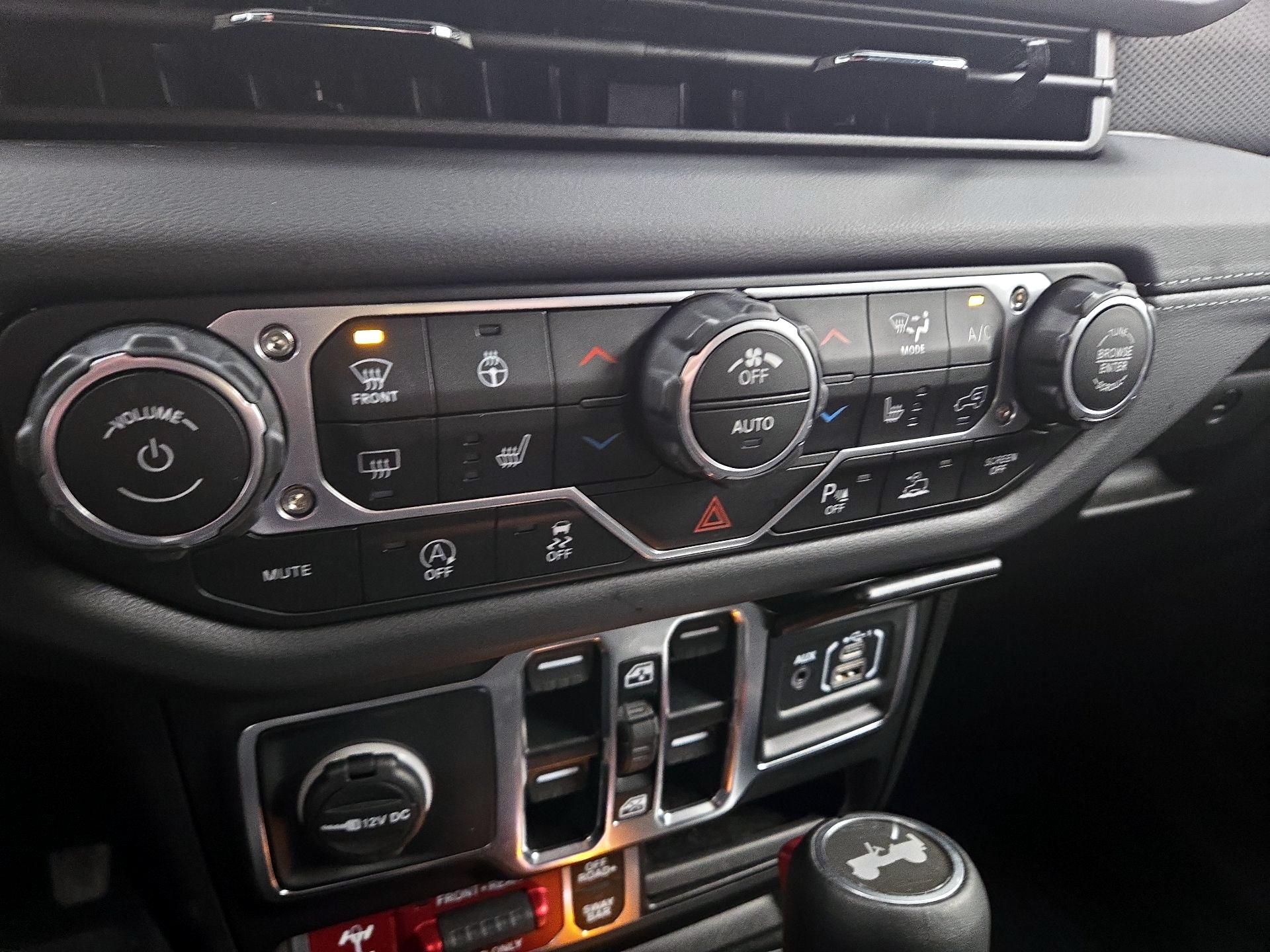 Thumbnail: 2025 Jeep Wrangler - 17