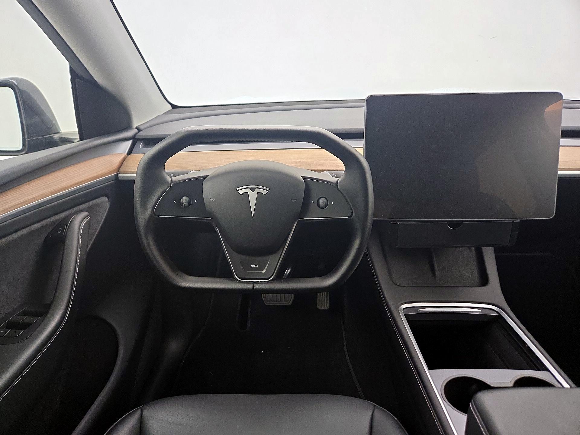 Thumbnail: 2024 Tesla Model Y - 10