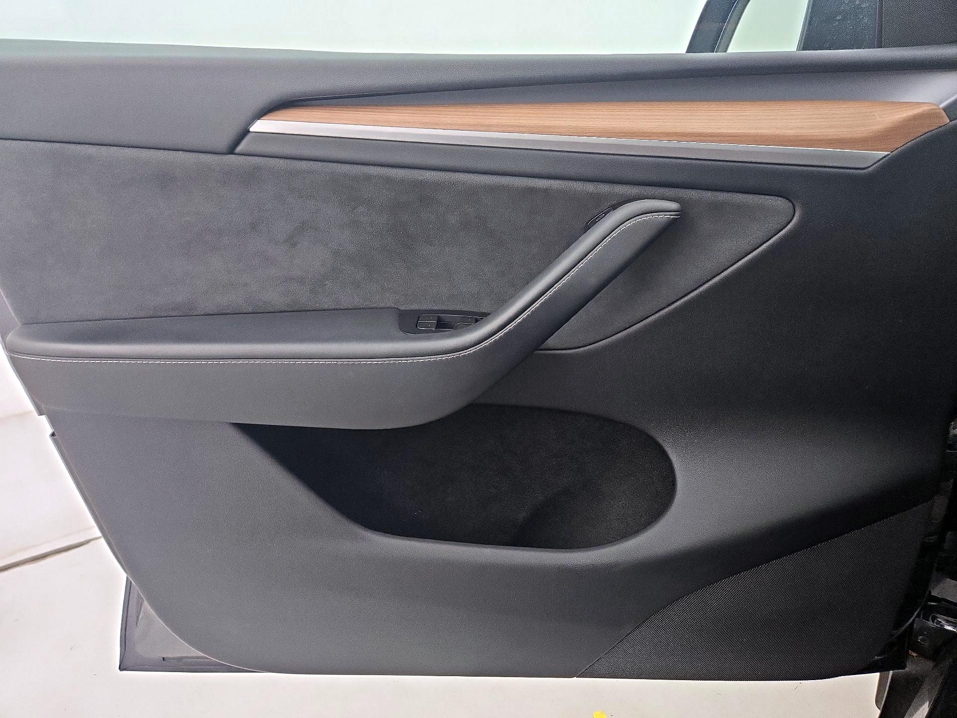 Thumbnail: 2024 Tesla Model Y - 12