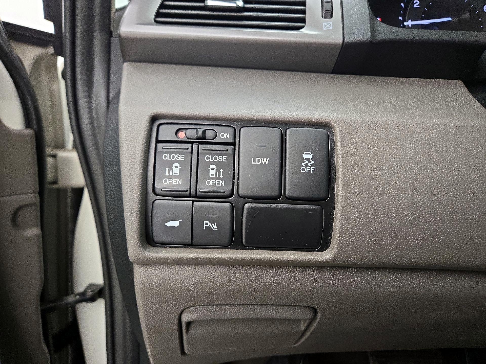 Thumbnail: 2017 Honda Odyssey - 13