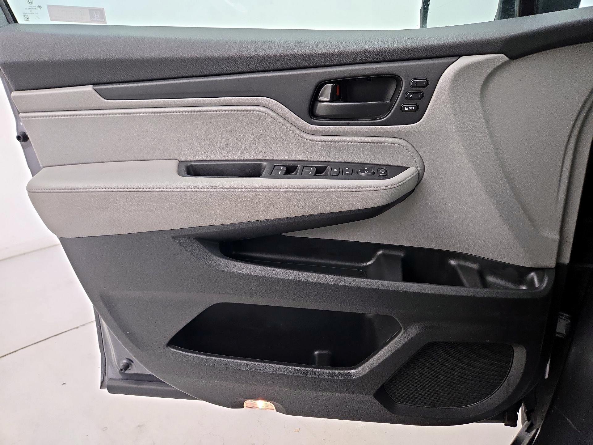 Thumbnail: 2019 Honda Odyssey - 12