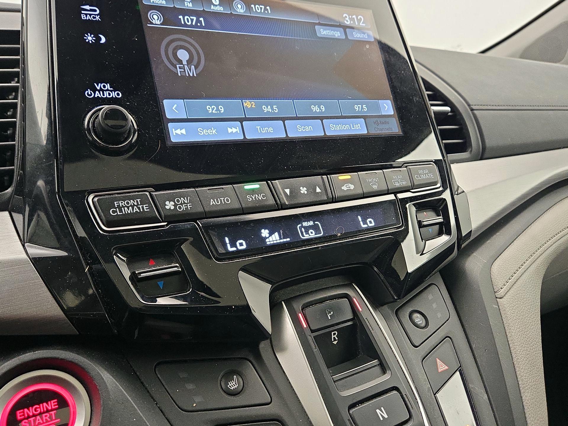 Thumbnail: 2019 Honda Odyssey - 16