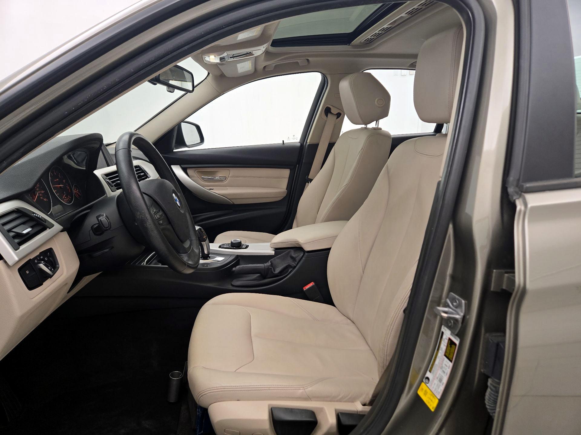 Thumbnail: 2016 BMW 3 Series - 11