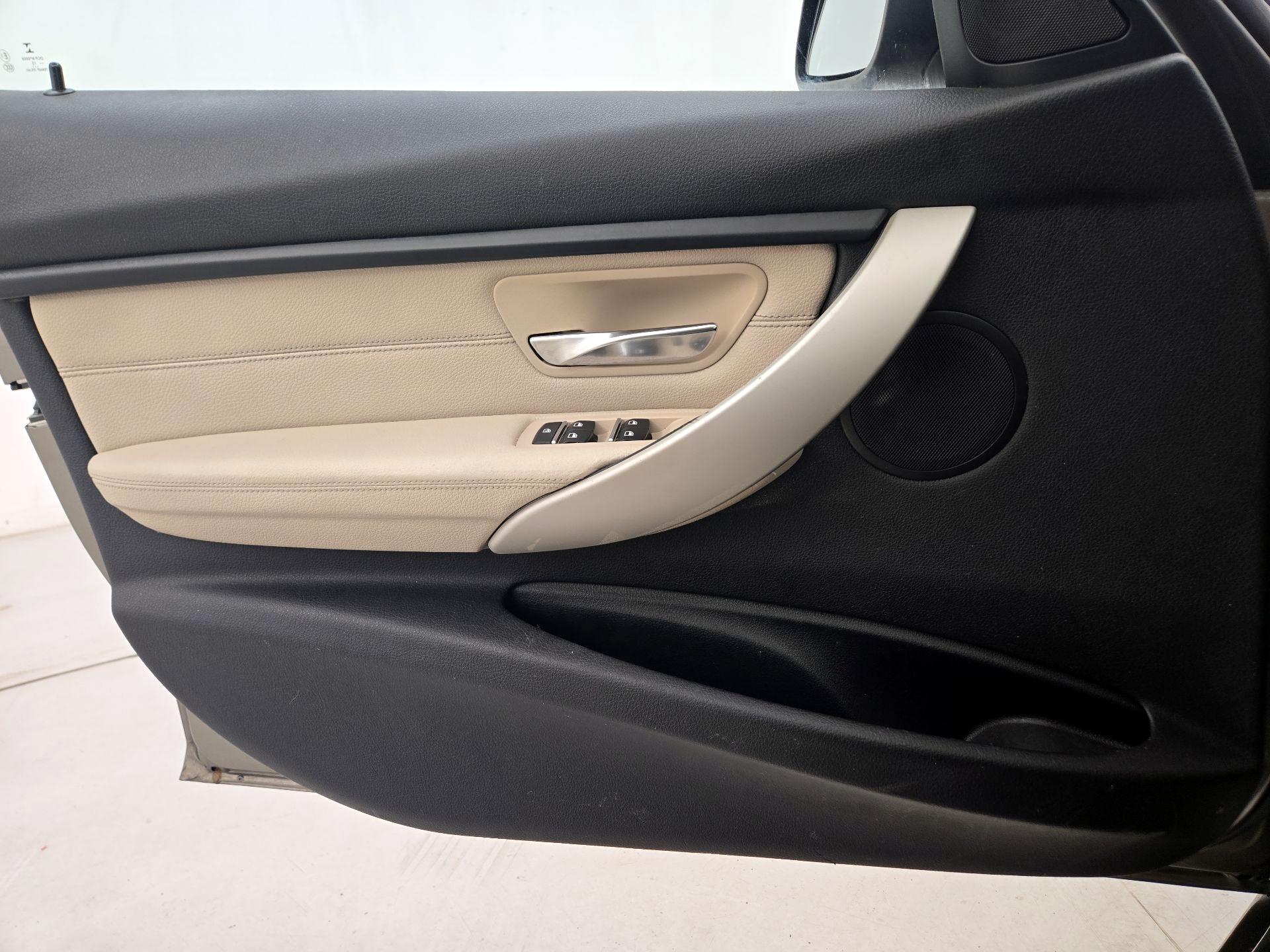 Thumbnail: 2016 BMW 3 Series - 12