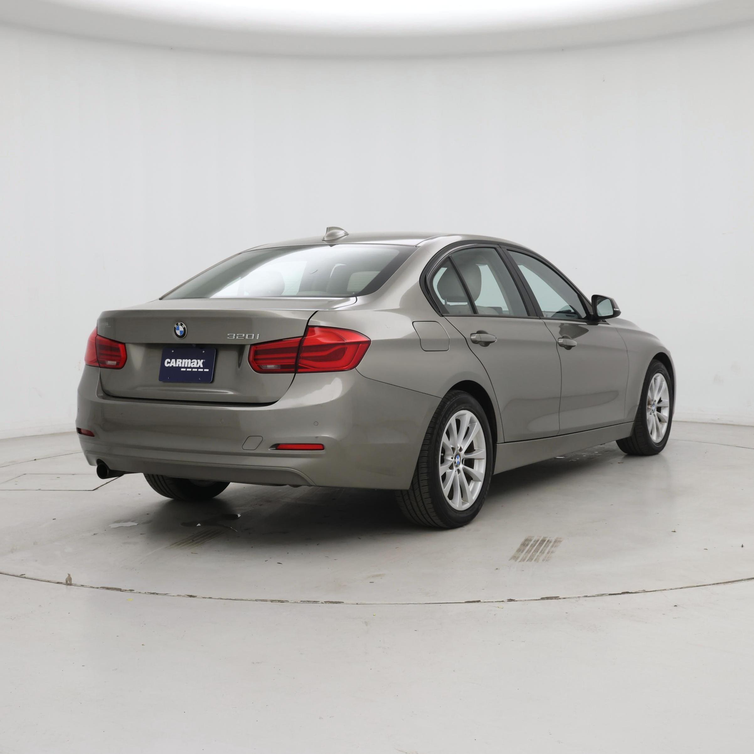 Thumbnail: 2016 BMW 3 Series - 8