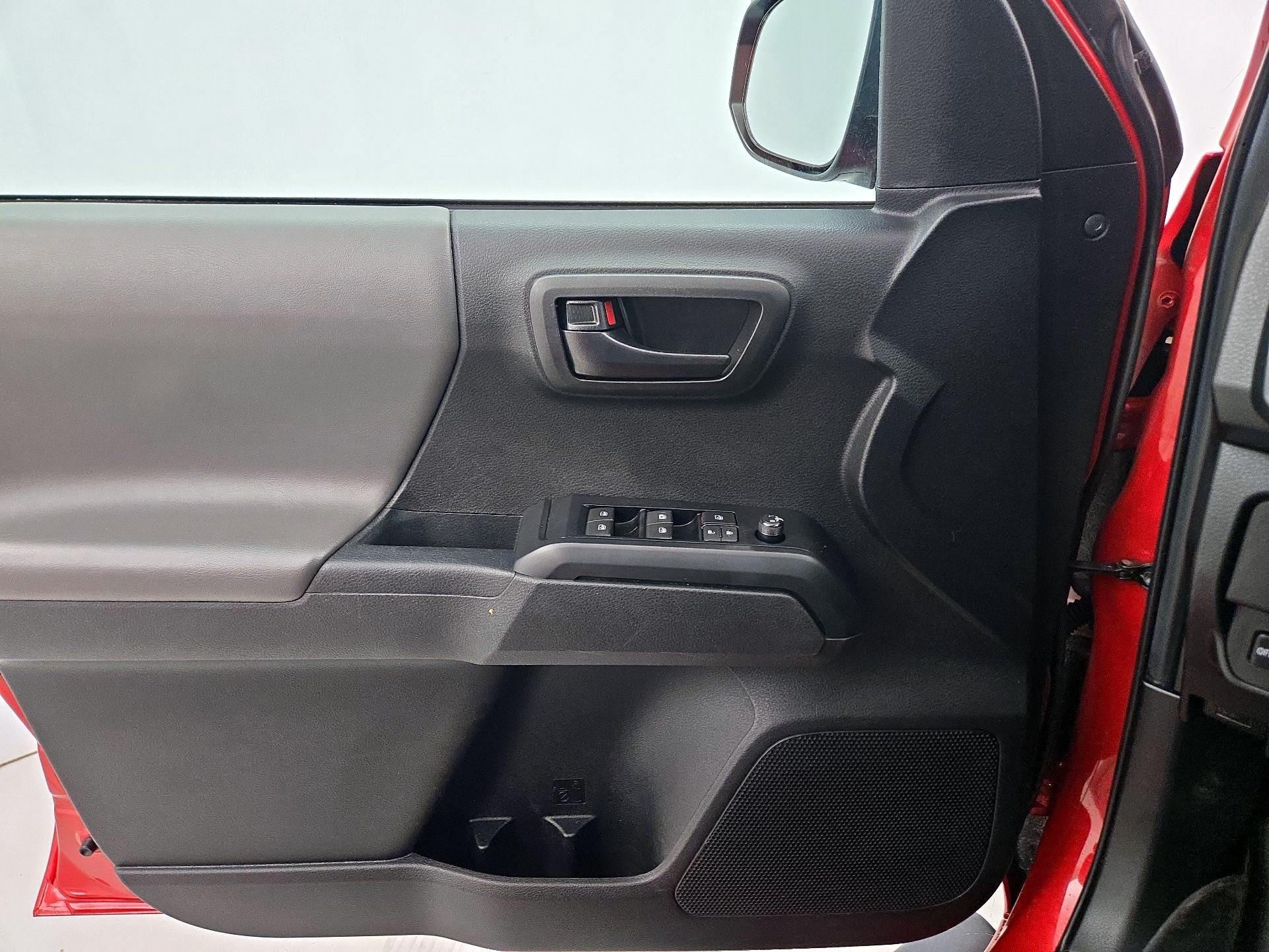 Thumbnail: 2022 Toyota Tacoma - 12