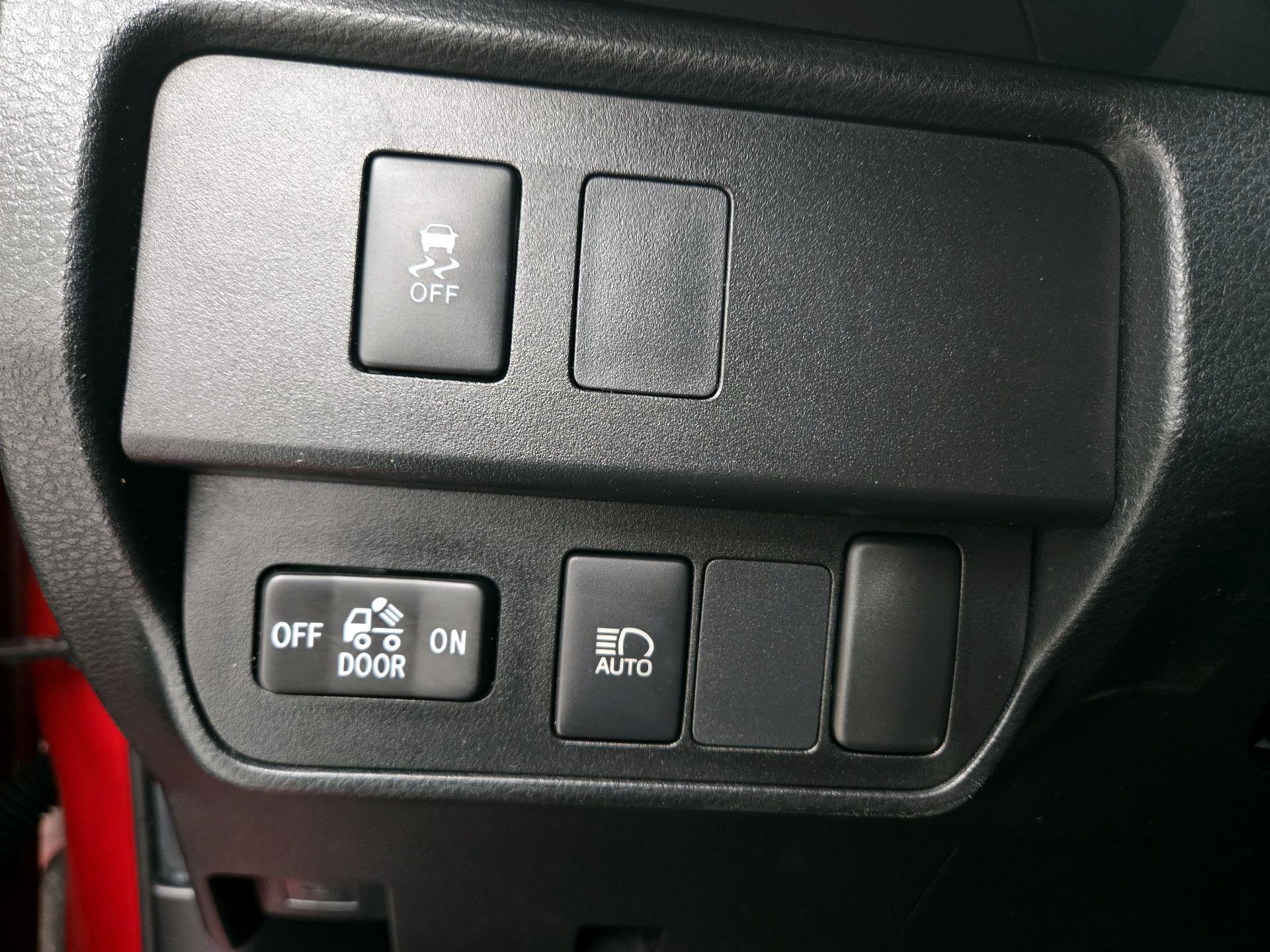 Thumbnail: 2022 Toyota Tacoma - 13