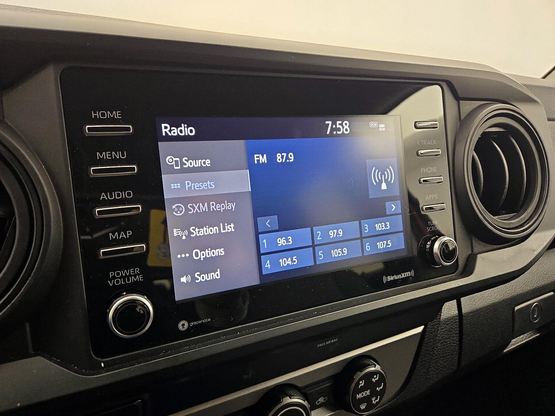 Thumbnail: 2022 Toyota Tacoma - 15