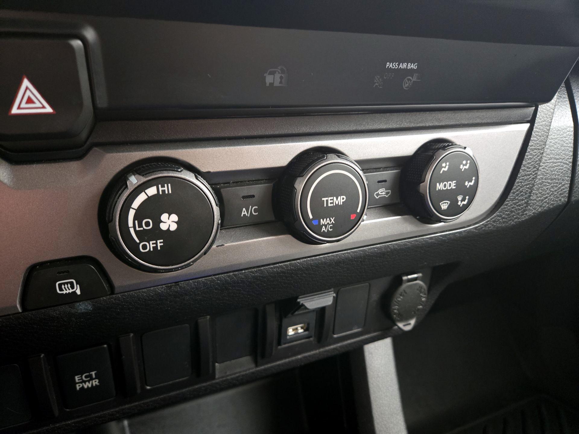 Thumbnail: 2022 Toyota Tacoma - 16