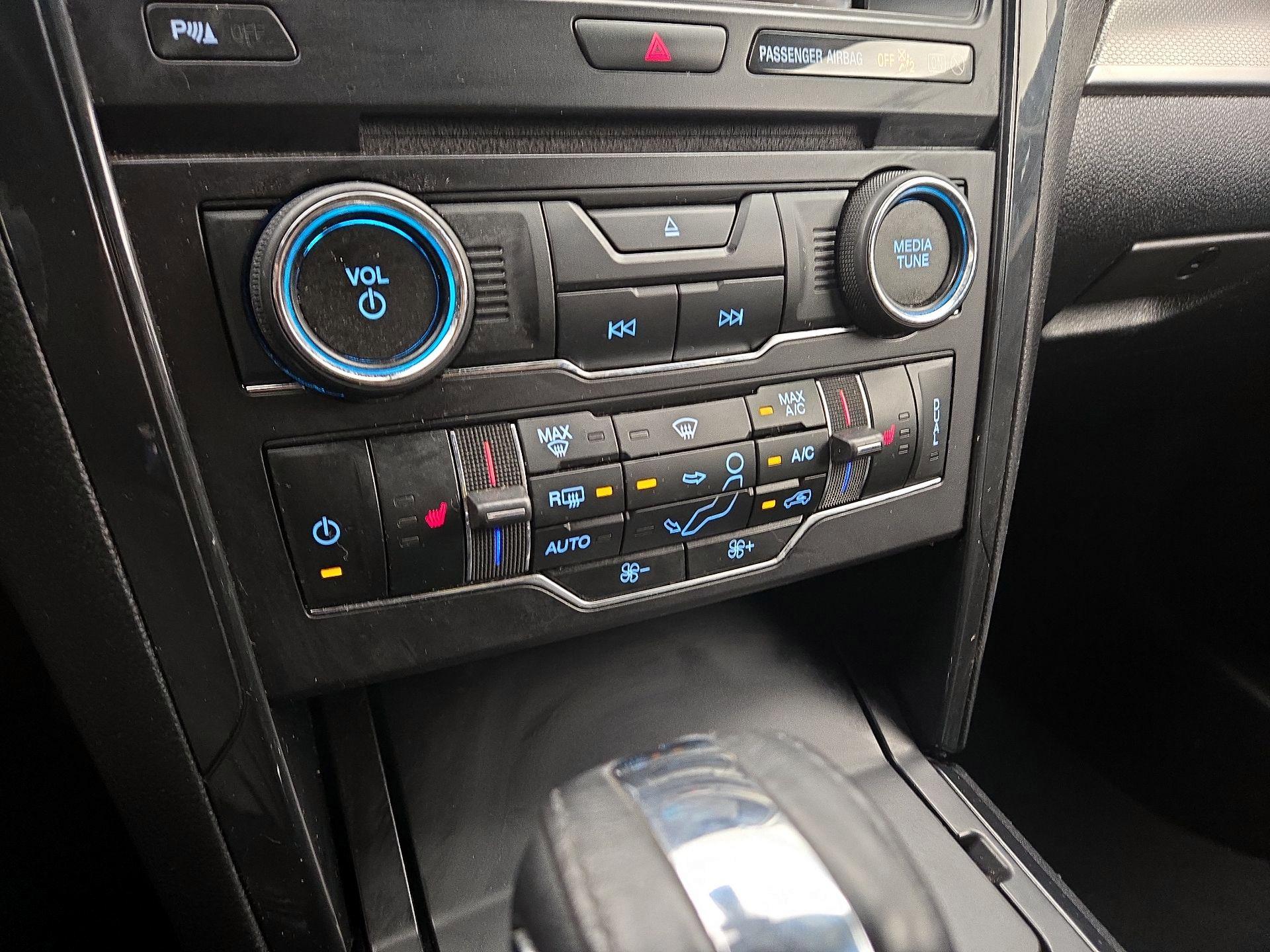 Thumbnail: 2018 Ford Explorer - 16