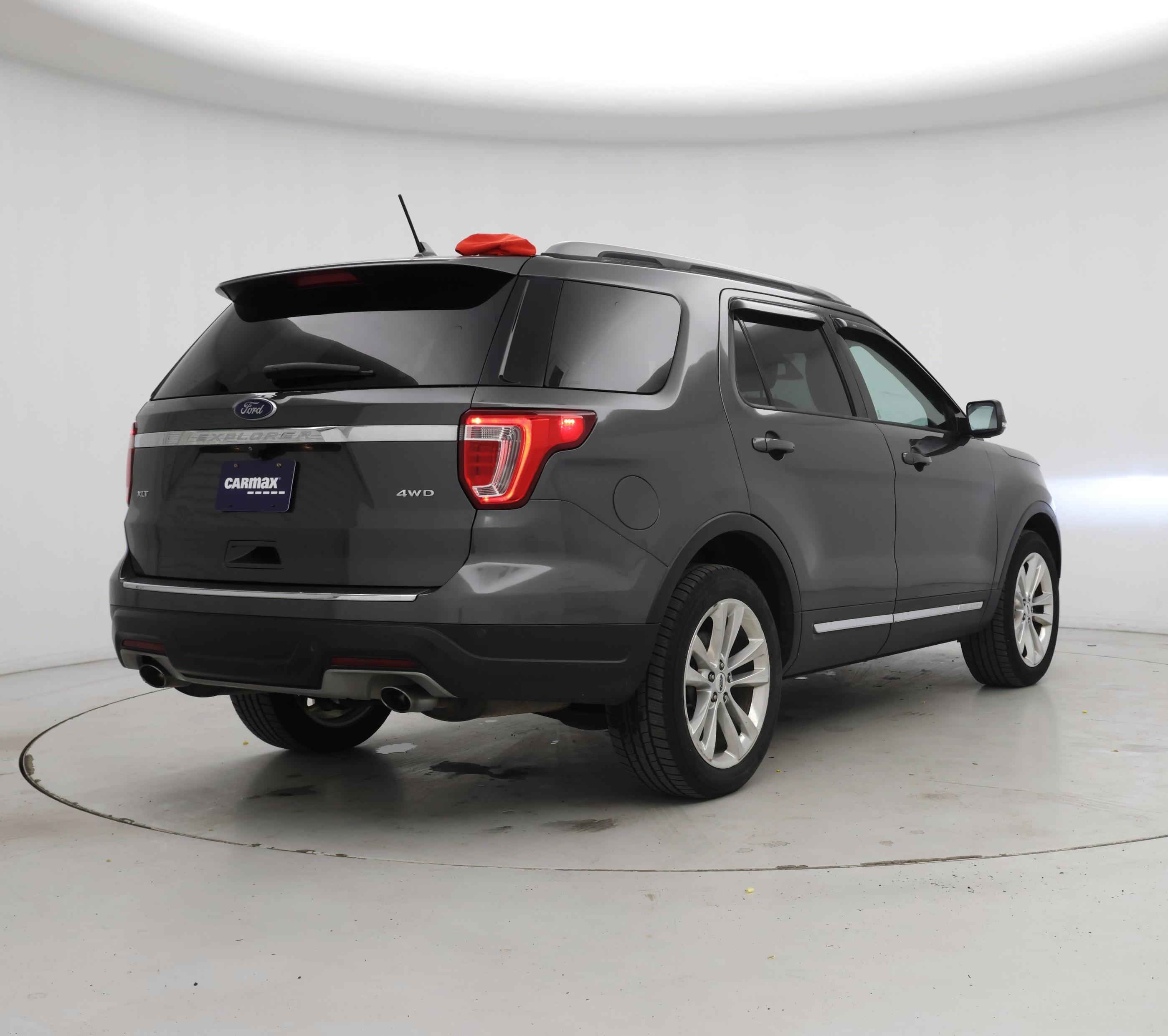 Thumbnail: 2018 Ford Explorer - 8