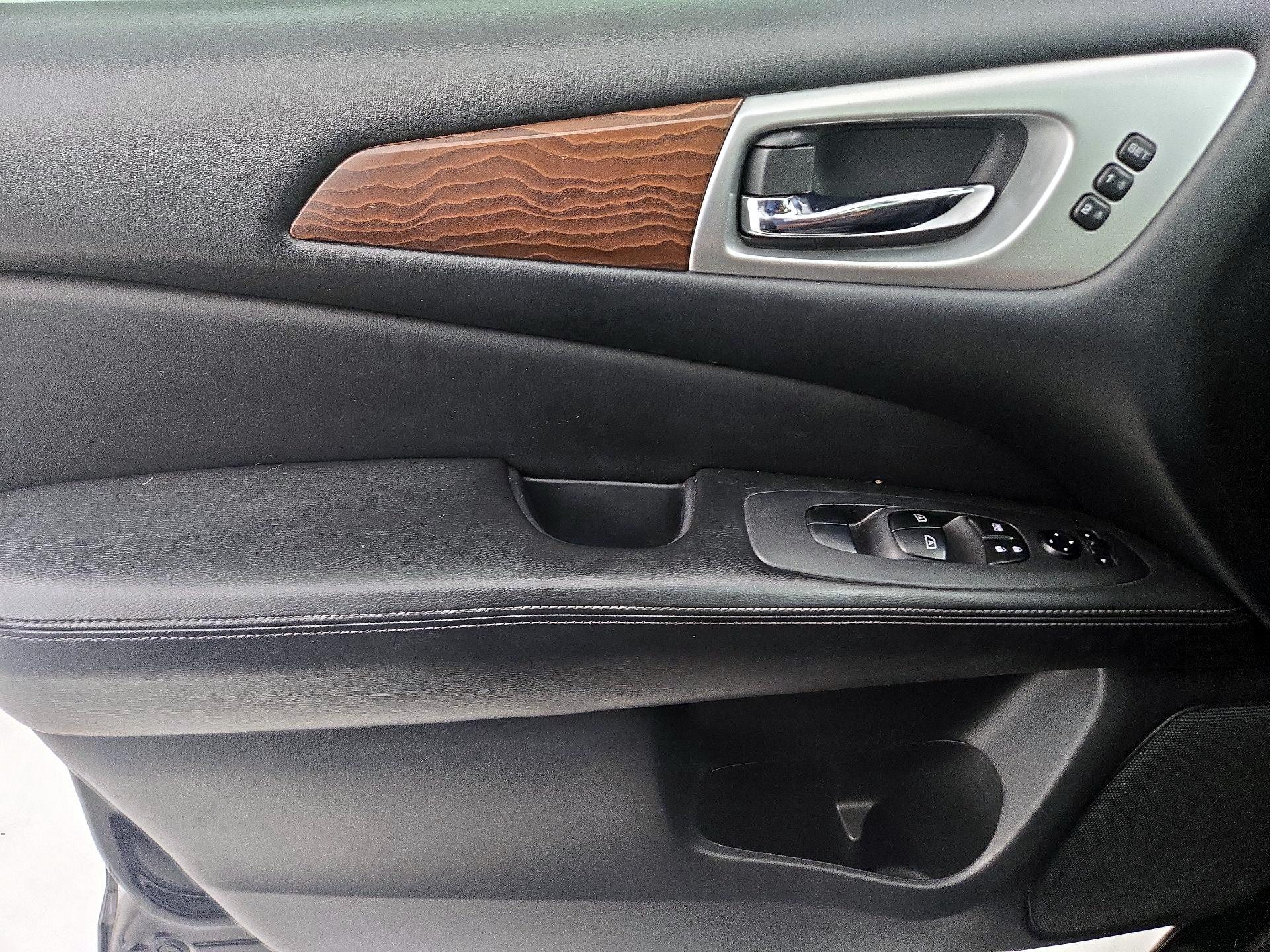 Thumbnail: 2017 Nissan Pathfinder - 12