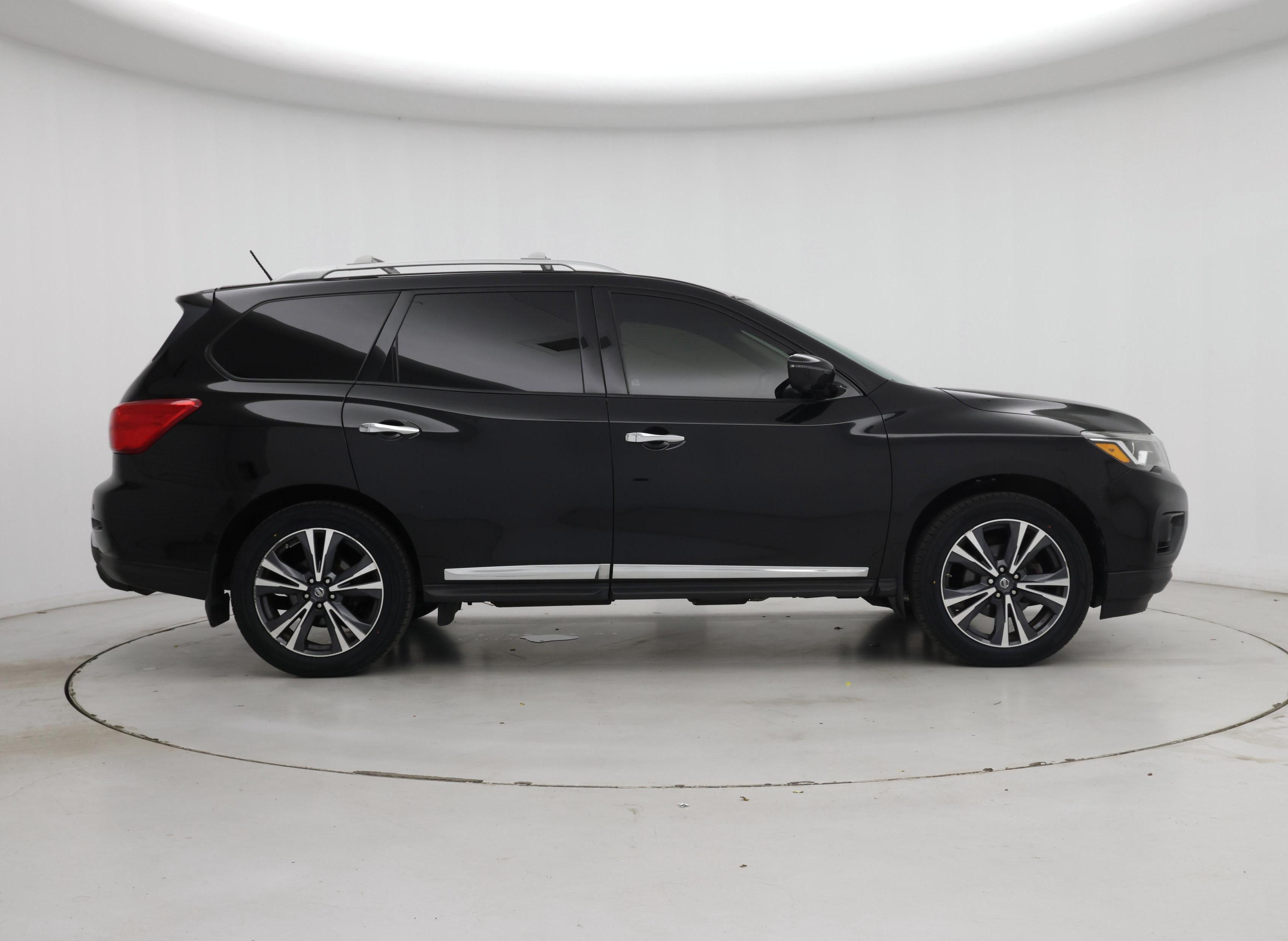 Thumbnail: 2017 Nissan Pathfinder - 7