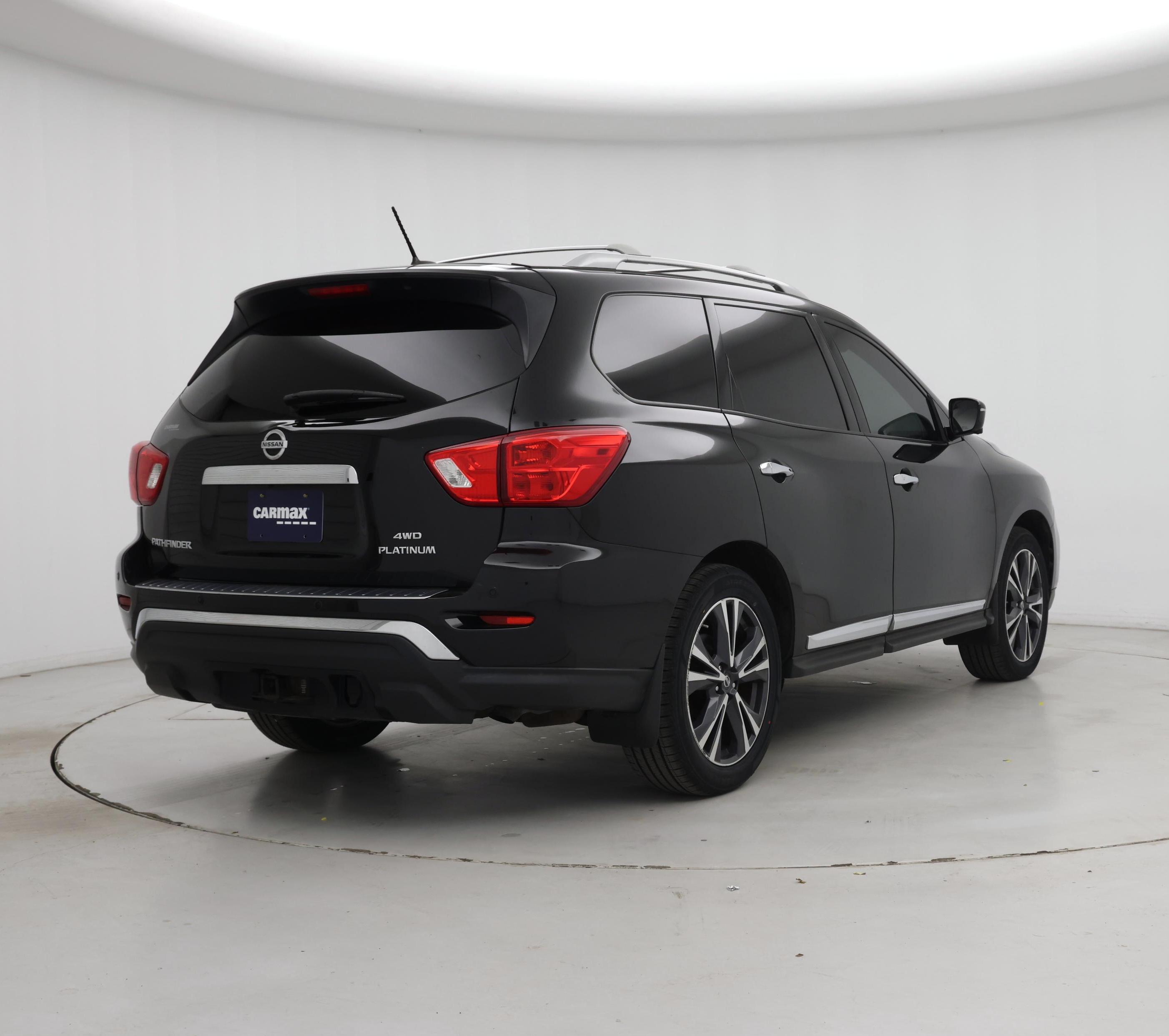Thumbnail: 2017 Nissan Pathfinder - 8