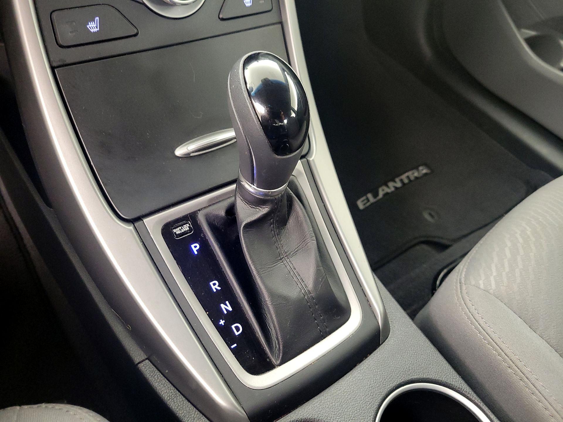 Thumbnail: 2014 Hyundai Elantra - 17