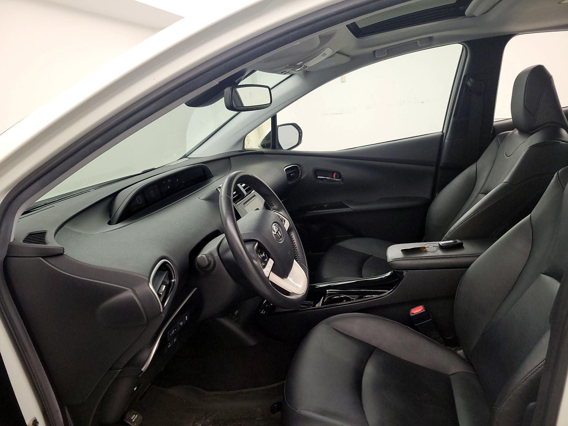 Thumbnail: 2017 Toyota Prius - 11