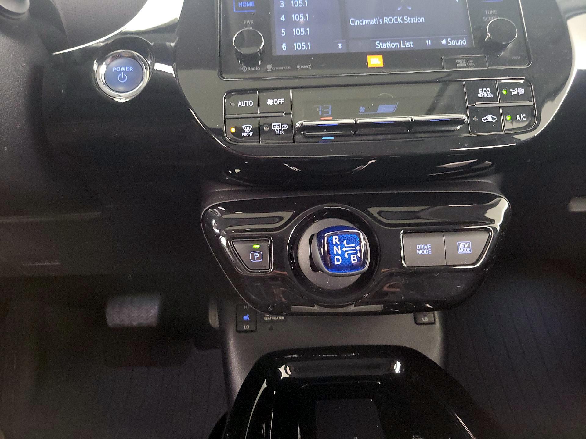 Thumbnail: 2017 Toyota Prius - 18