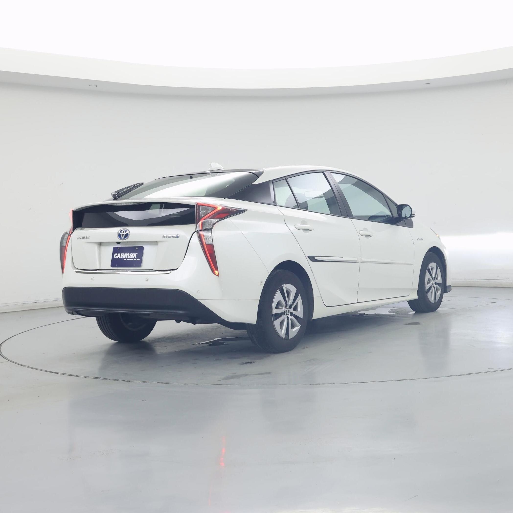 Thumbnail: 2017 Toyota Prius - 8