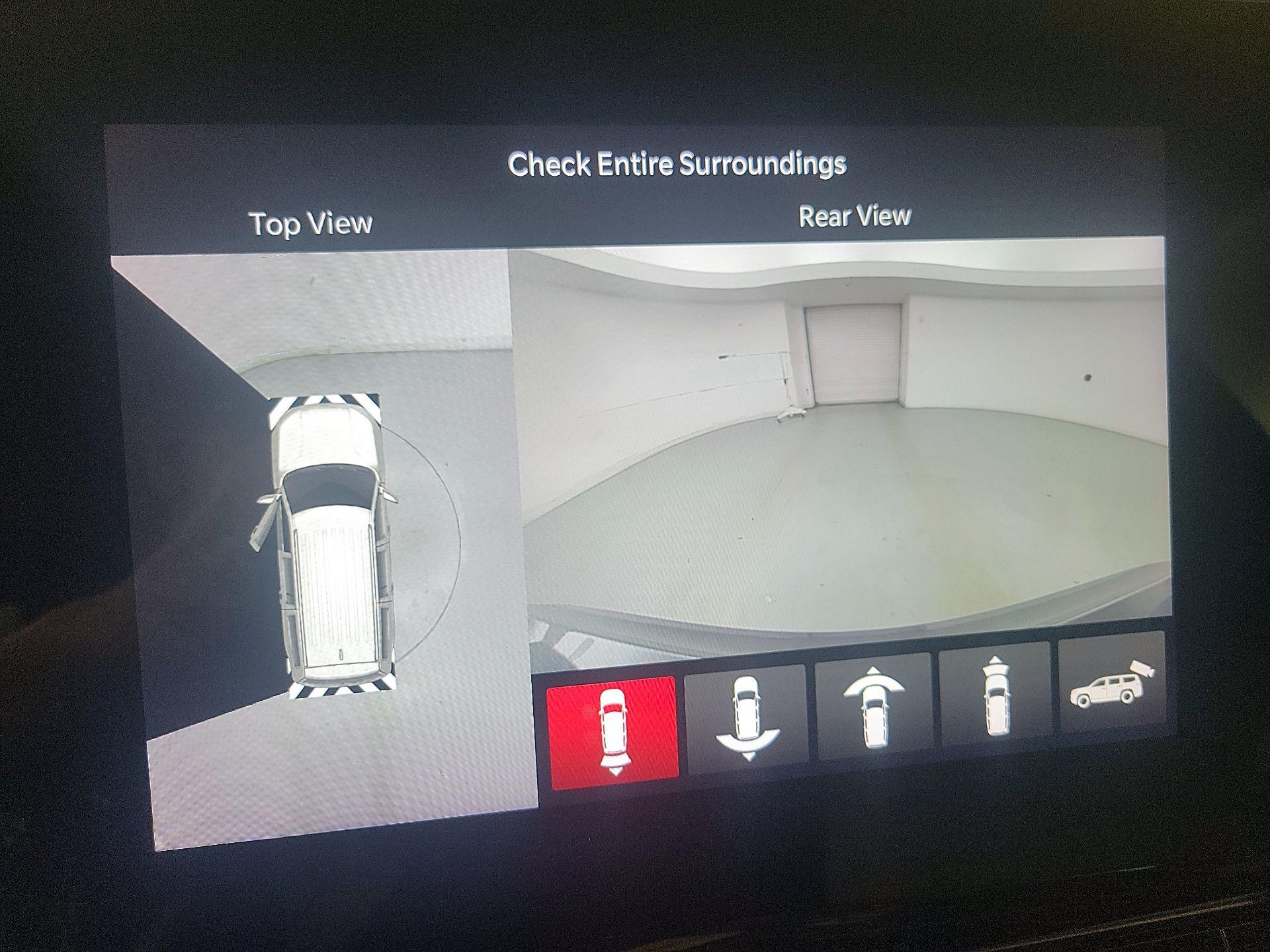 Thumbnail: 2022 Jeep Wagoneer - 15