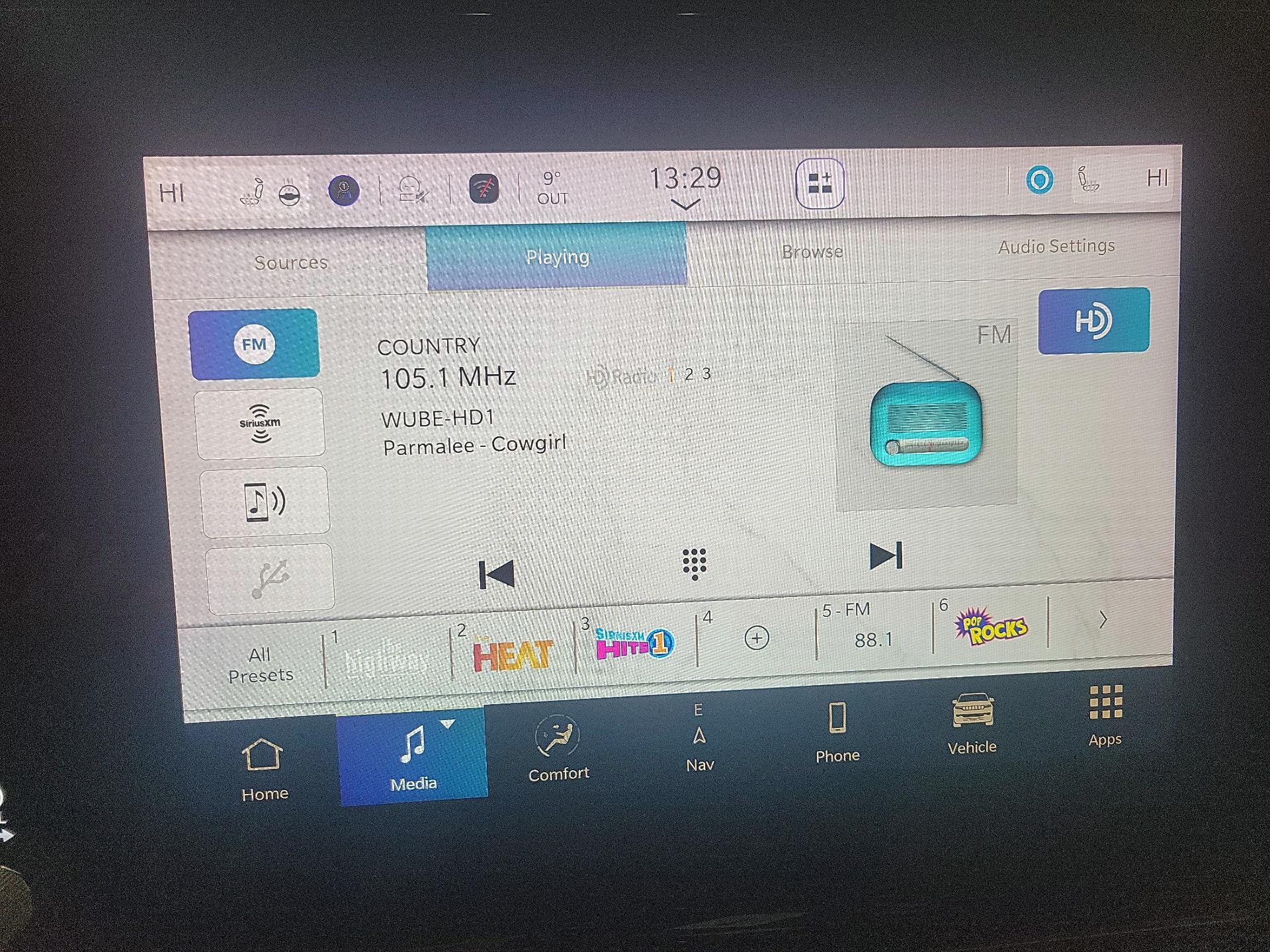 Thumbnail: 2022 Jeep Wagoneer - 16