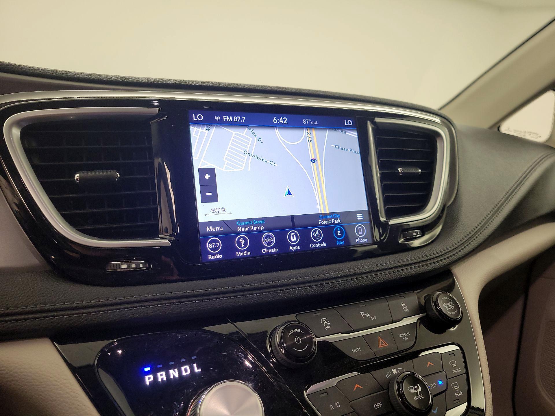 Thumbnail: 2019 Chrysler Pacifica - 14