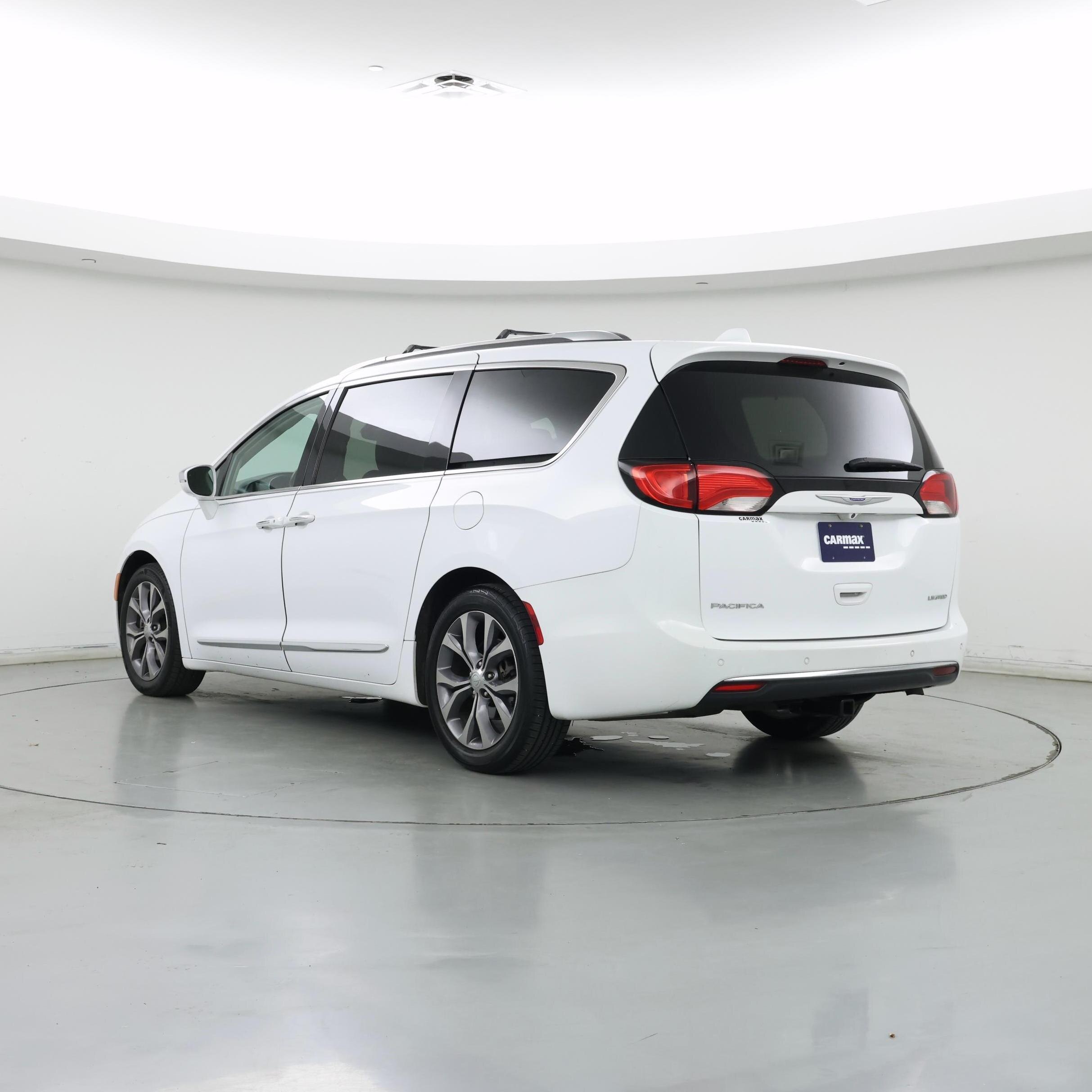 Thumbnail: 2019 Chrysler Pacifica - 2