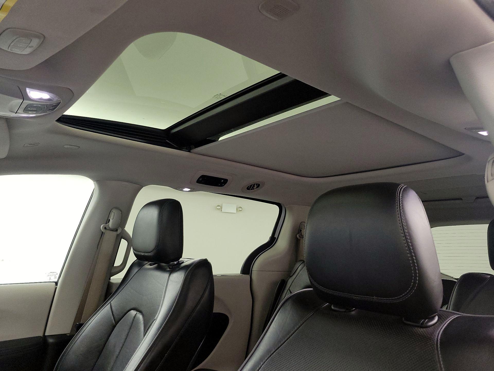 Thumbnail: 2019 Chrysler Pacifica - 20