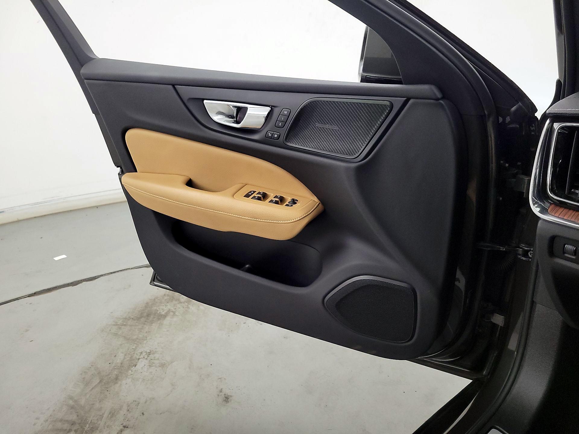 Thumbnail: 2019 Volvo S60 - 12