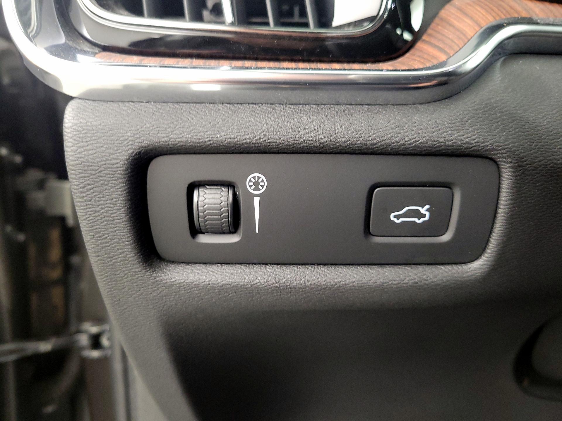 Thumbnail: 2019 Volvo S60 - 13