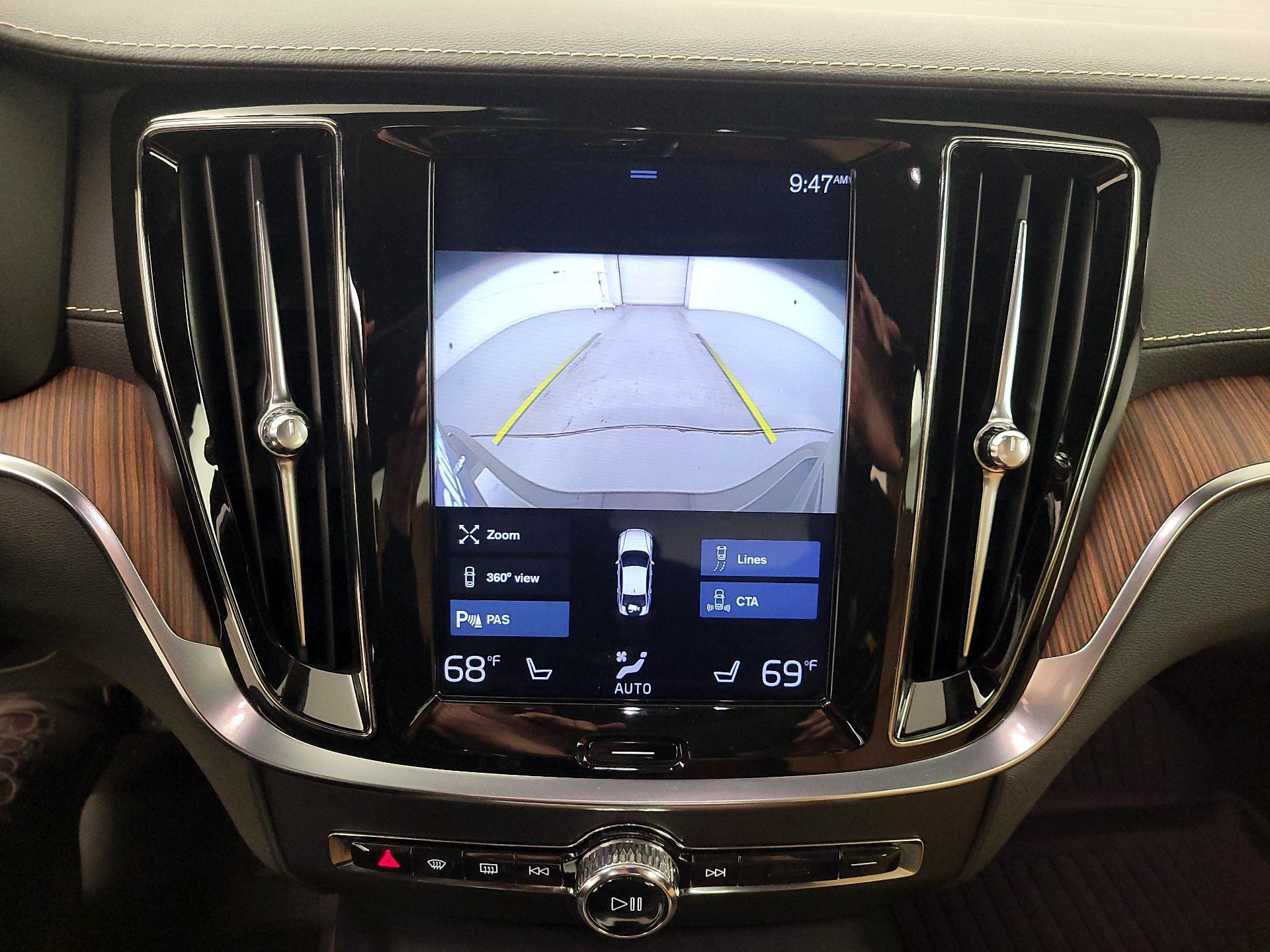 Thumbnail: 2019 Volvo S60 - 15