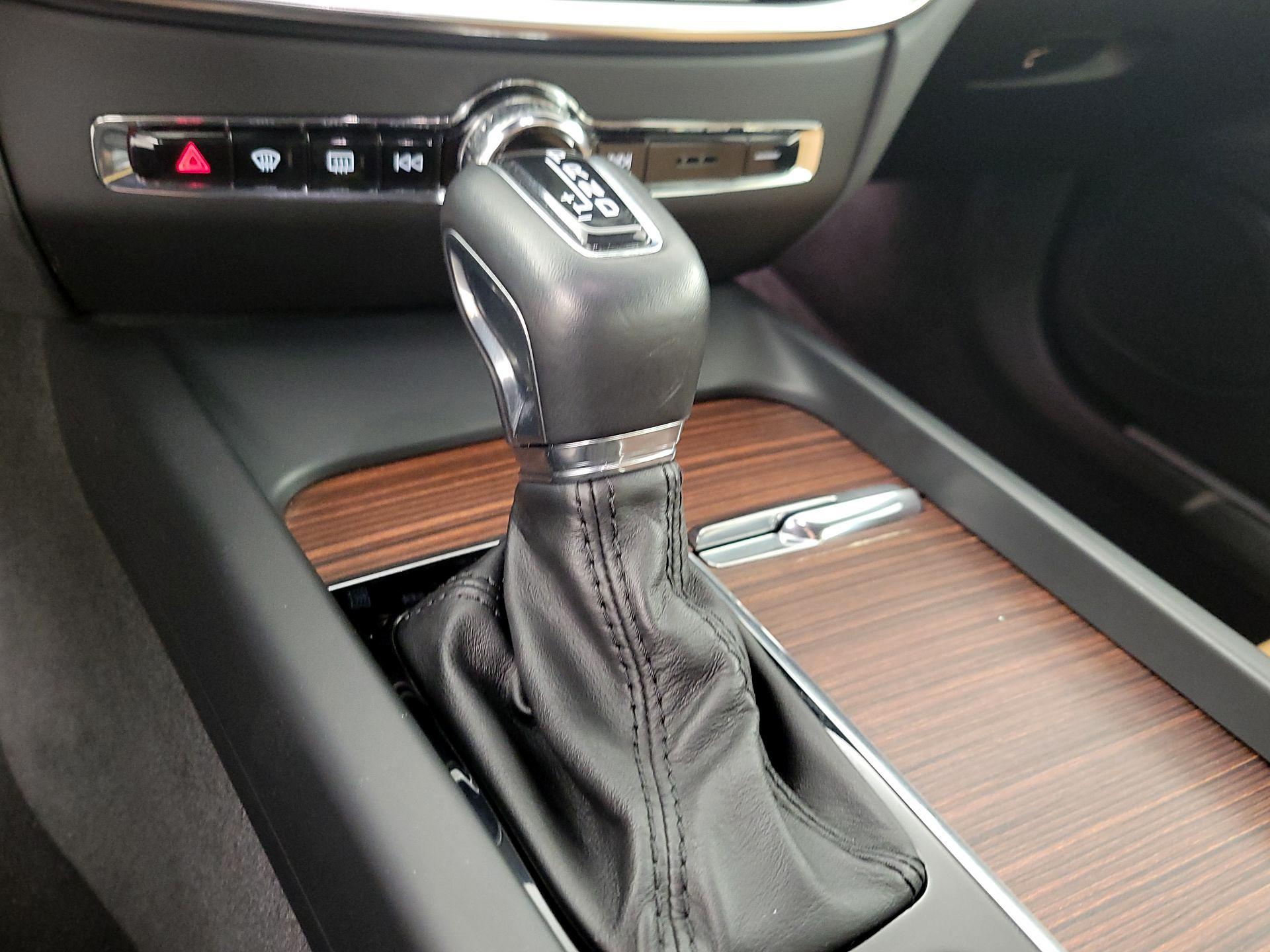 Thumbnail: 2019 Volvo S60 - 18