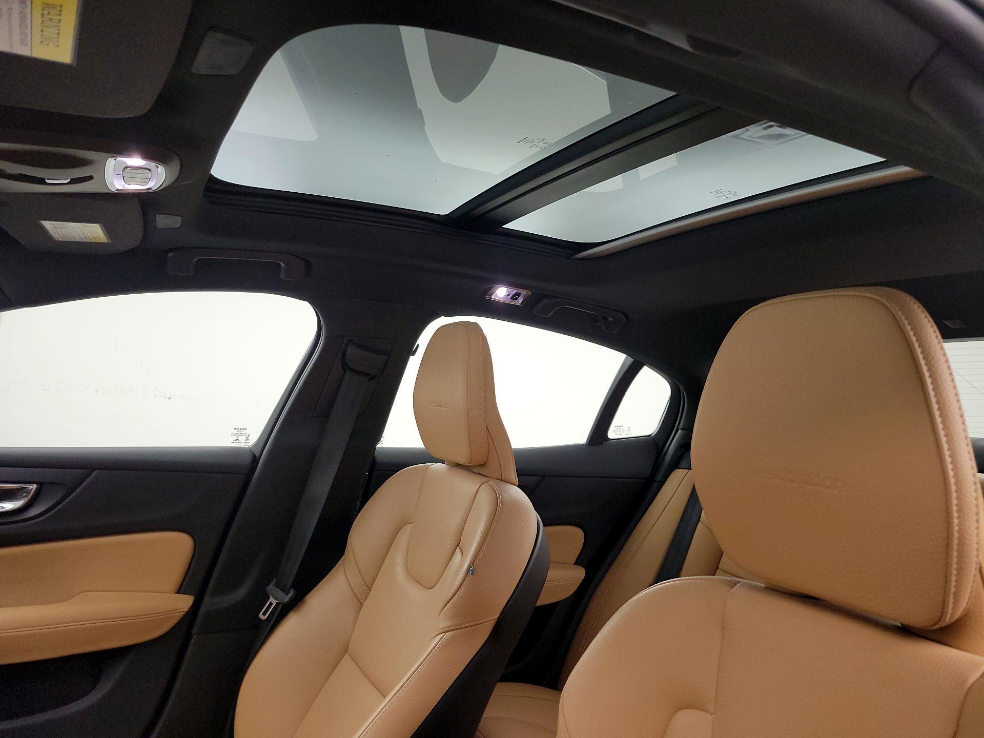 Thumbnail: 2019 Volvo S60 - 20